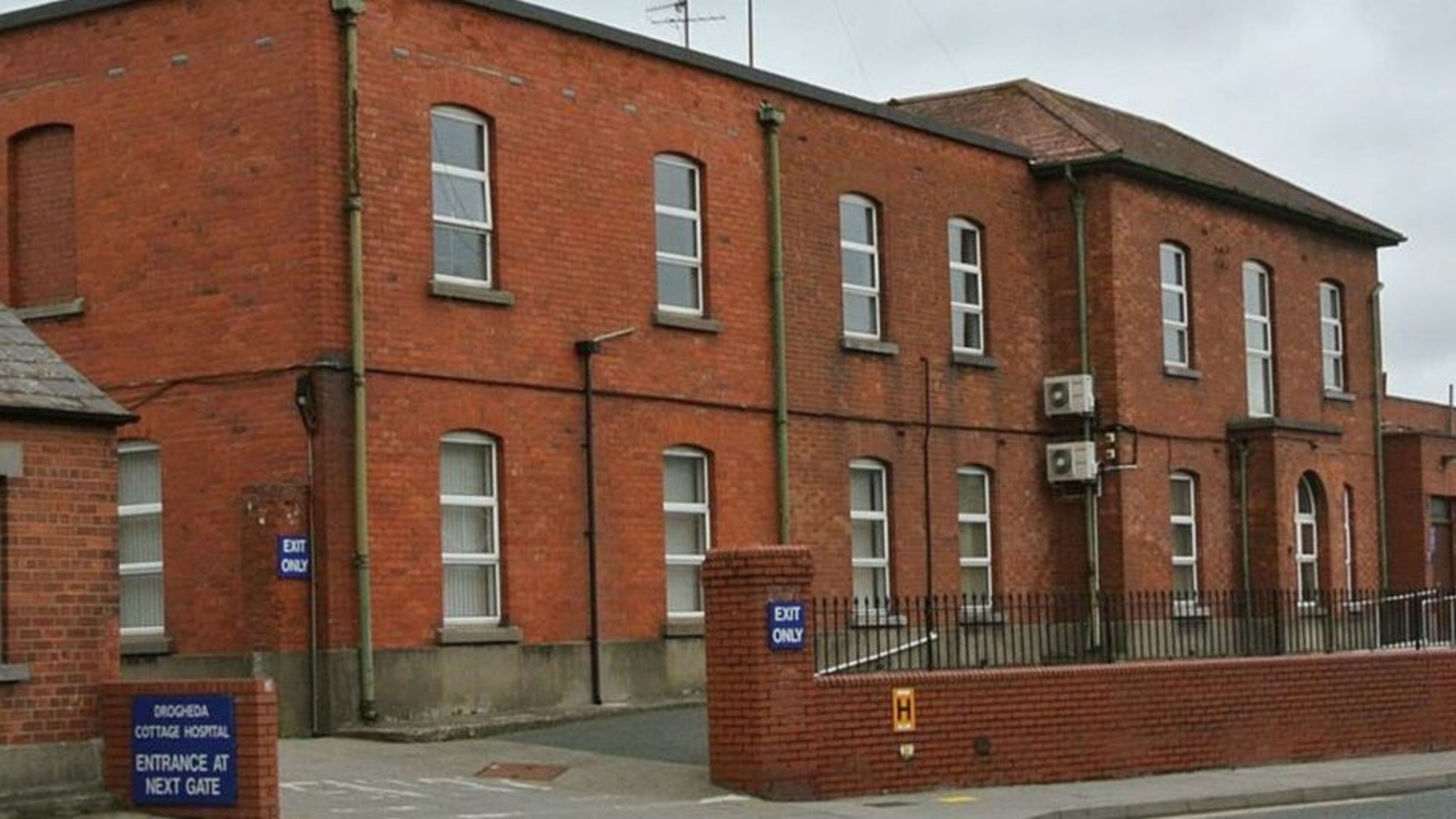 Town requires minor injuries unit along with protecting Cottage Hospital