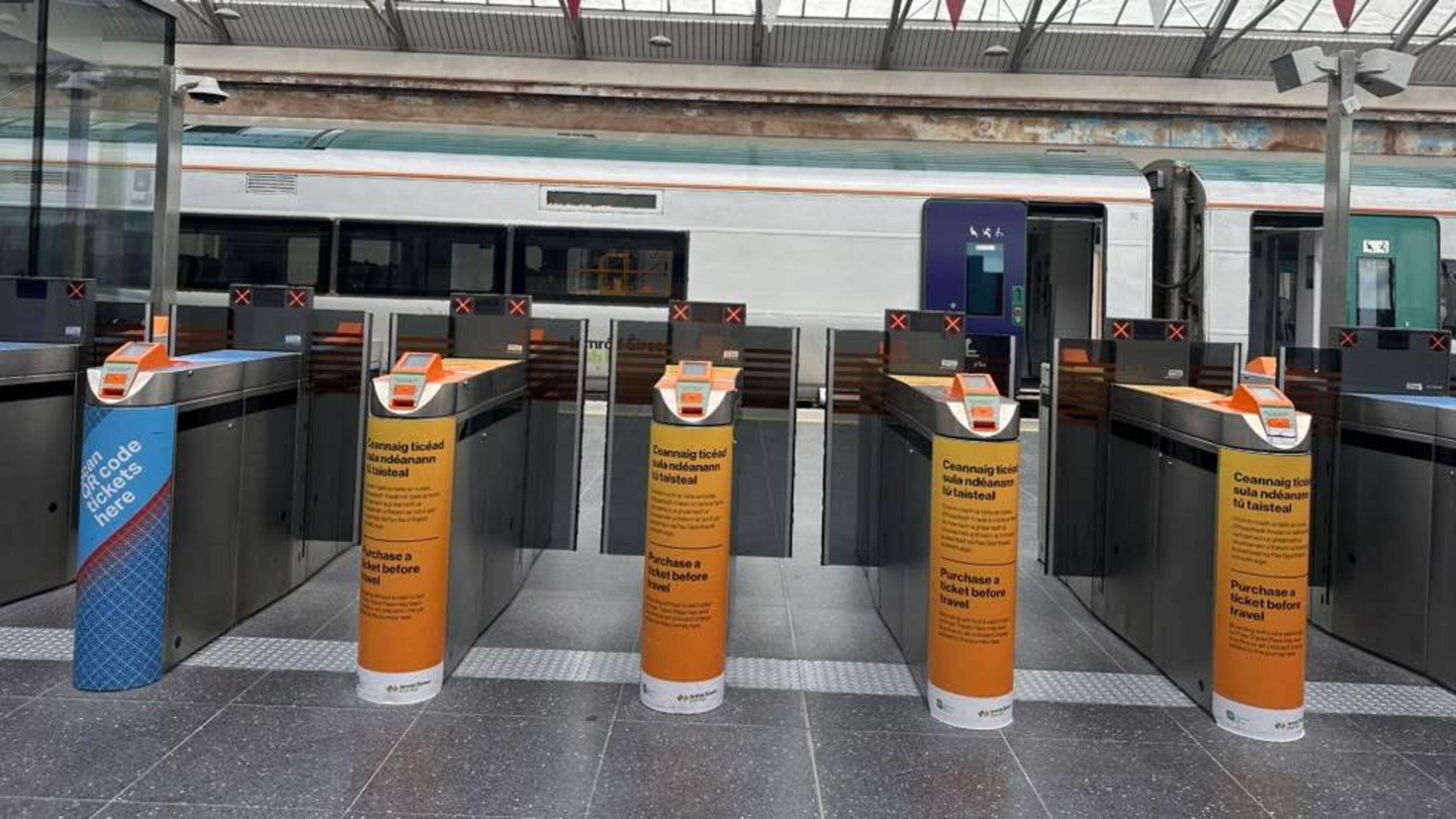 Iarnród Éireann apologises after Irish language typo spotted on sign at Galway city’s Ceannt Station