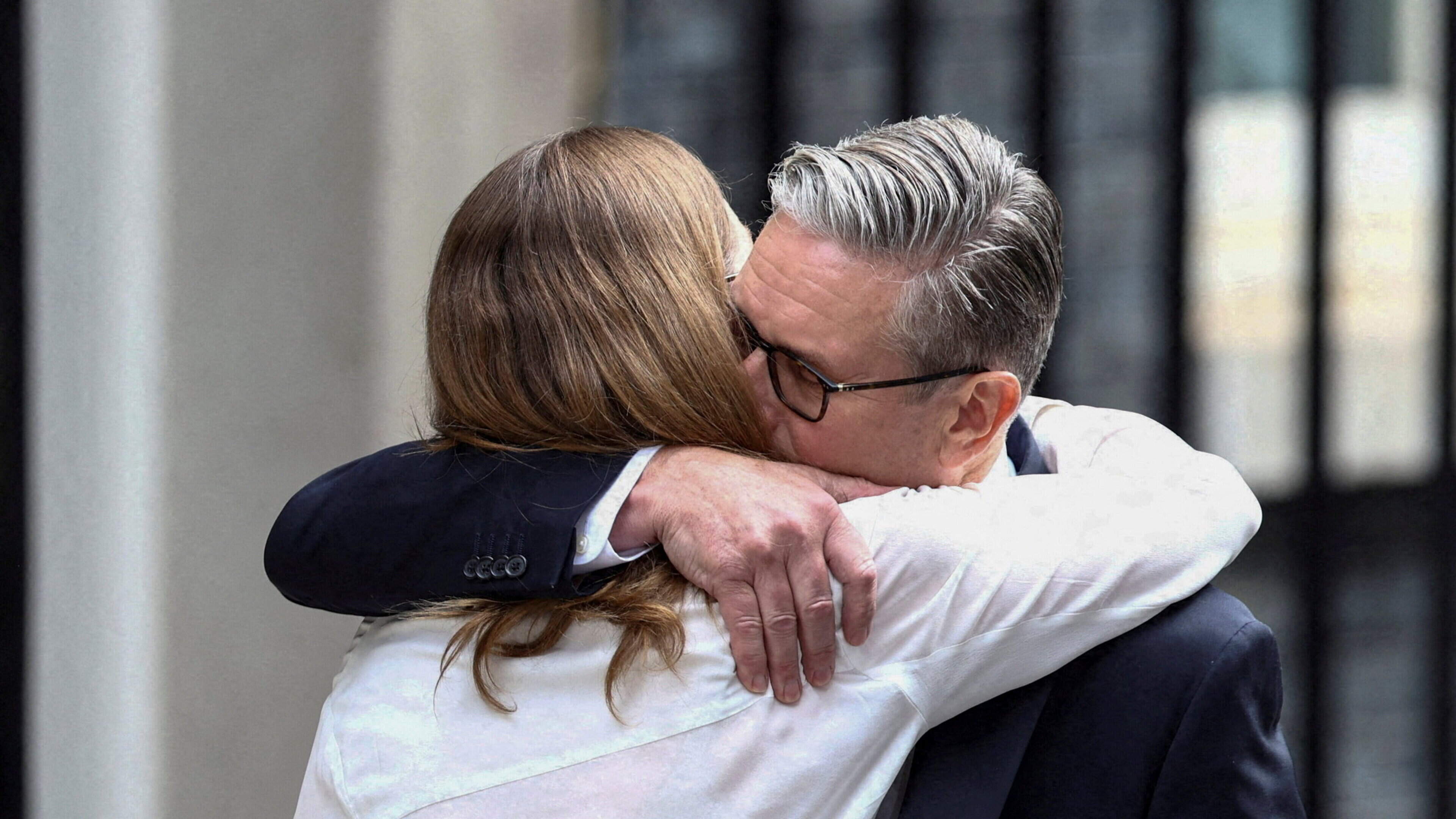 Emotional Keir Starmer steps aside, giving Andy Burnham clear run at 10 Downing Street