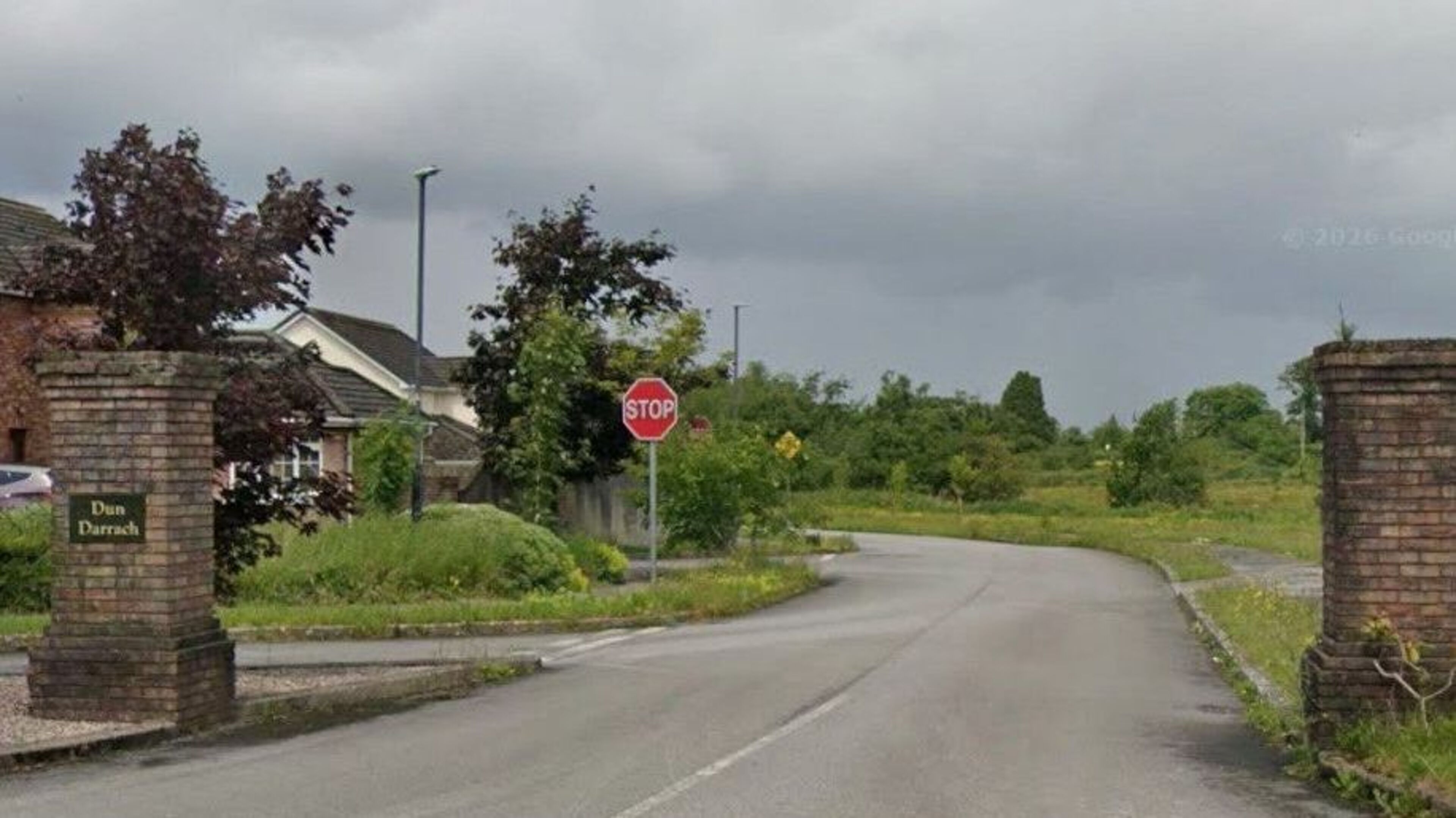 Garda probe as couple walk away unscathed from ‘random’ arson attack in housing estate 