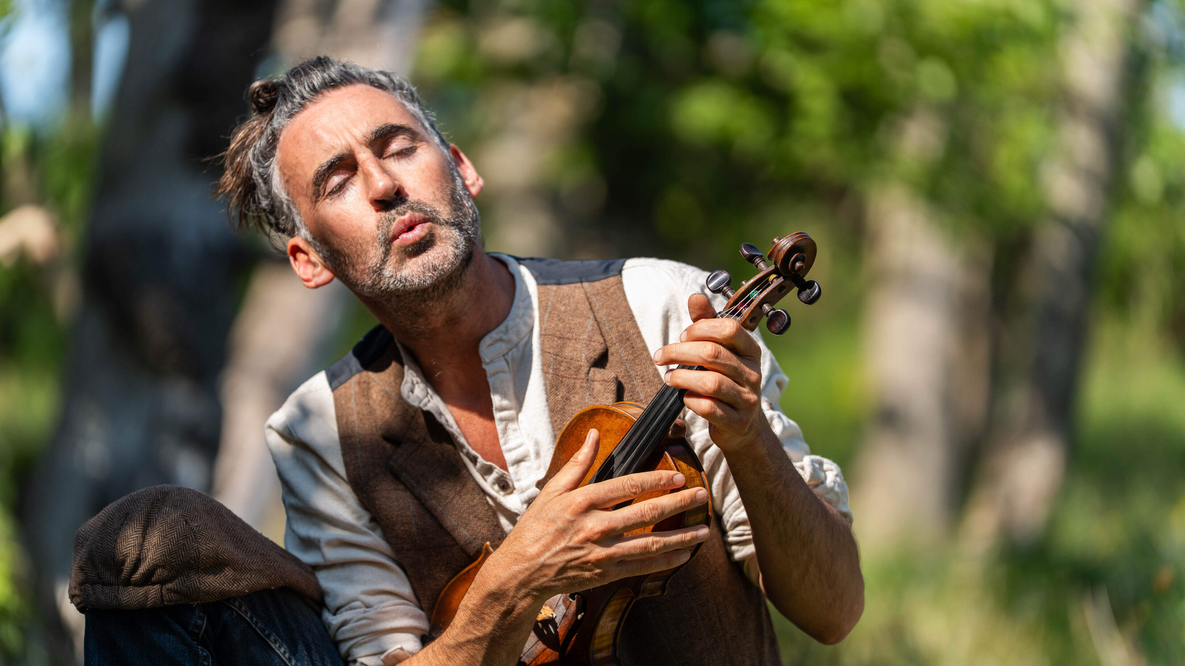 Aindrias de Staic: ‘If I’m having a bit of a dance around the kitchen, I’ll put on Greek bouzouki music’