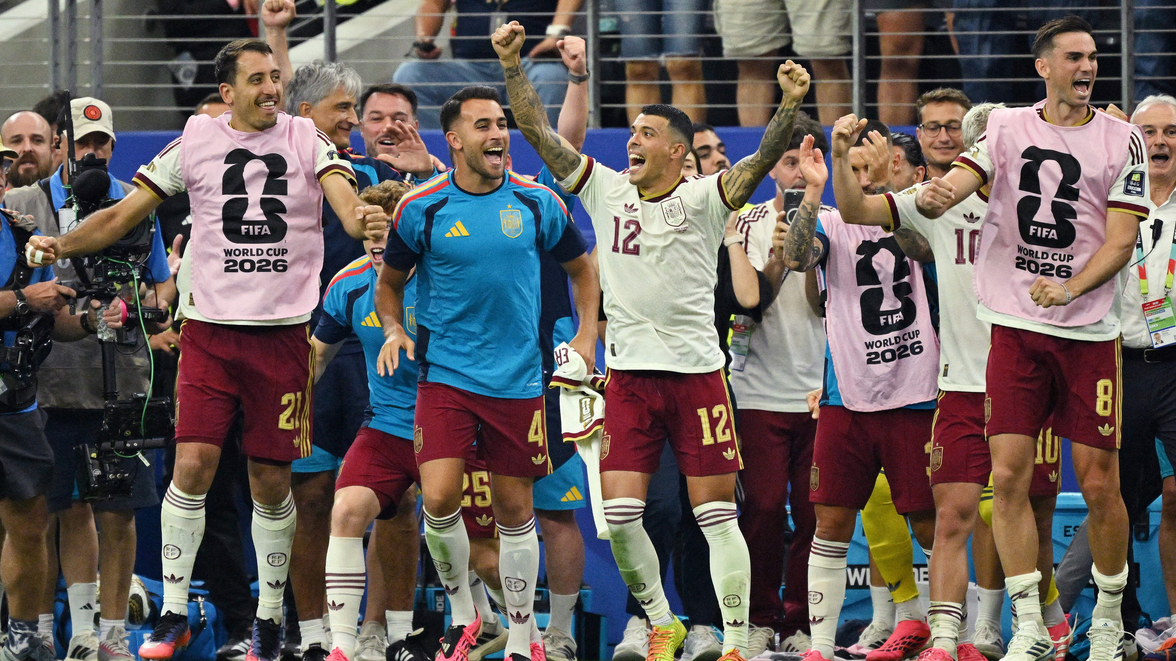 Spain dazzle fancied French in Dallas to book World Cup final spot 