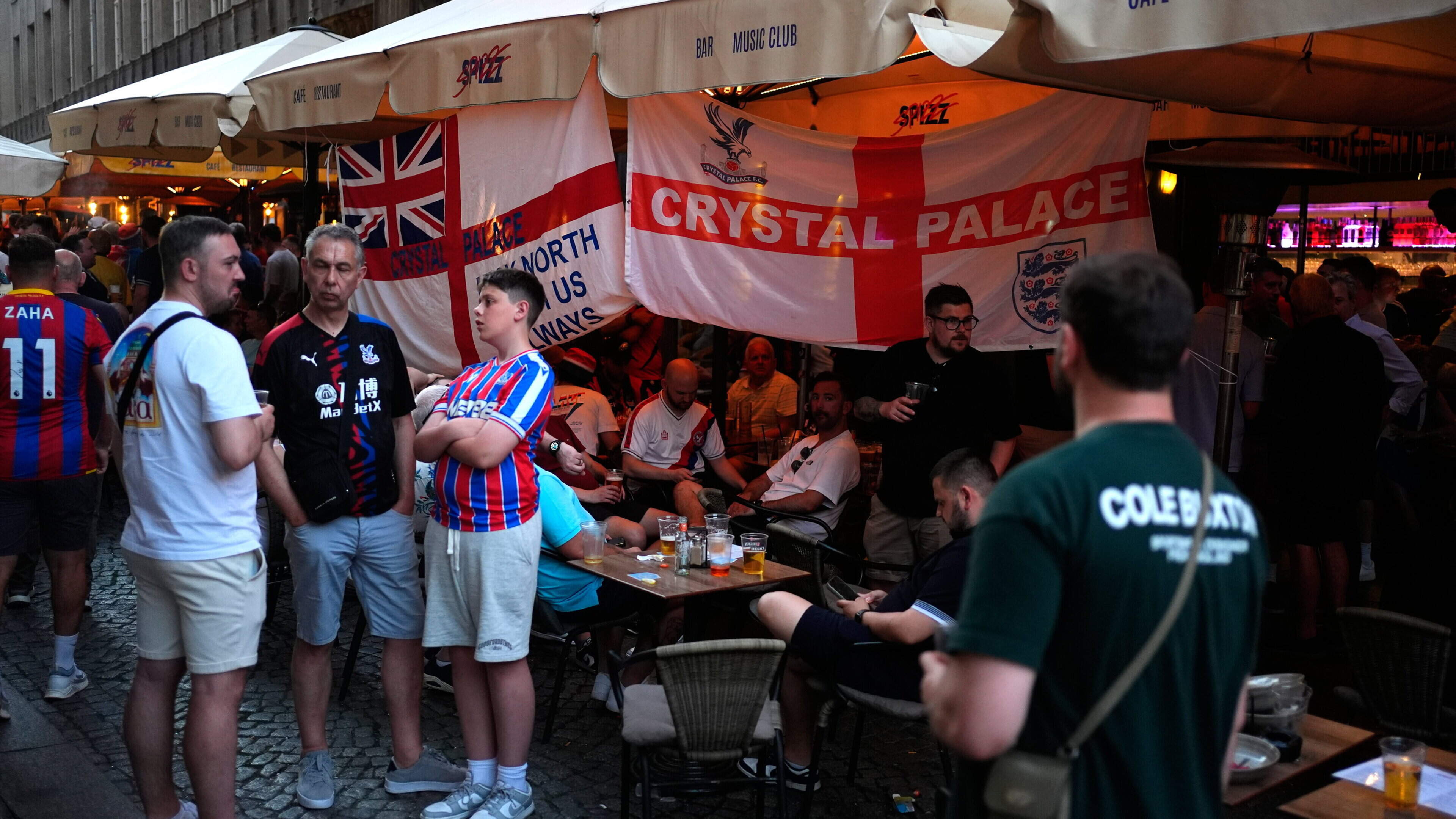 Crystal Palace fans attacked in Leipzig before Conference League final