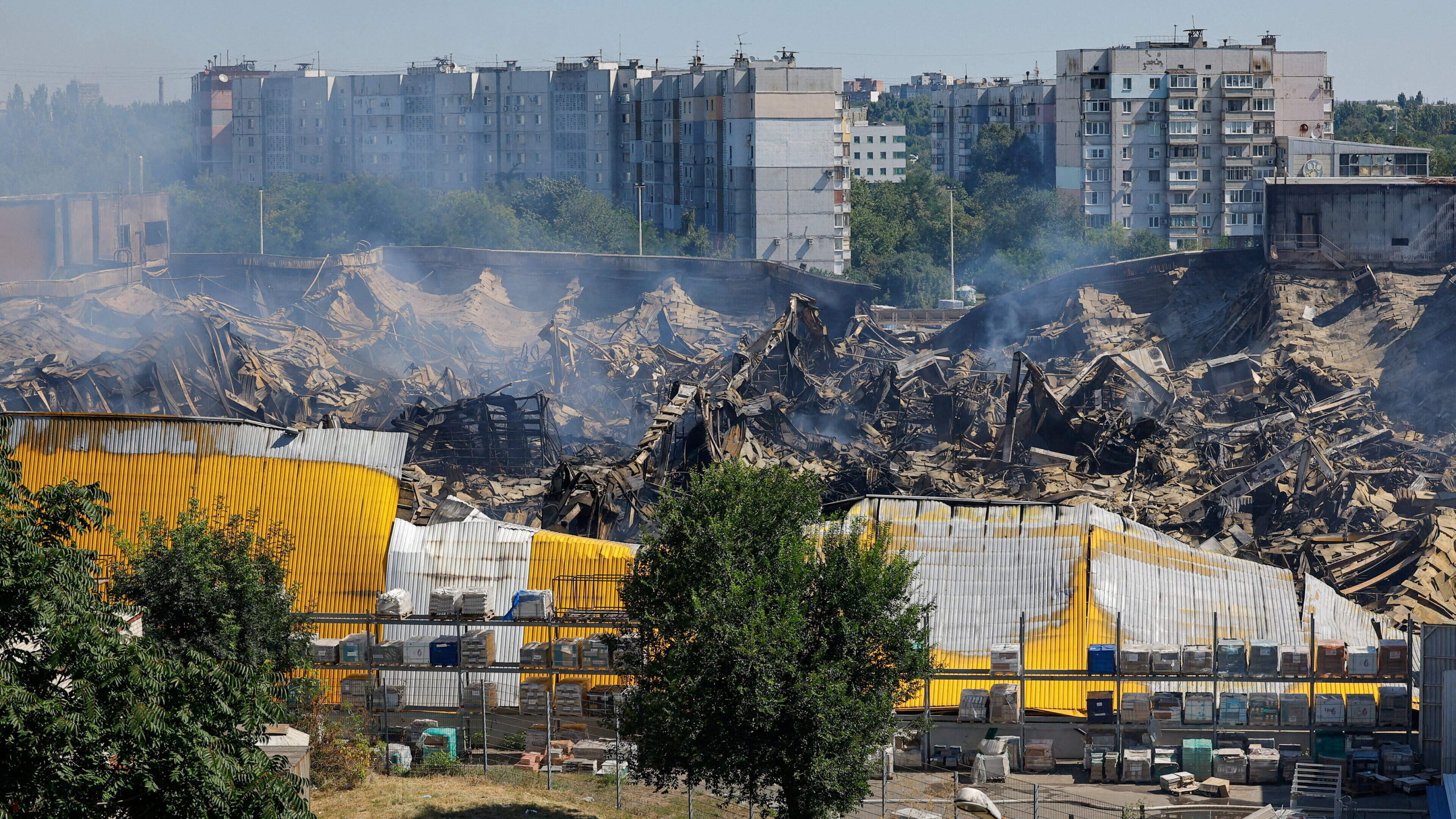 Three dead after Russia and Ukraine trade airstrikes targeting key infrastructure