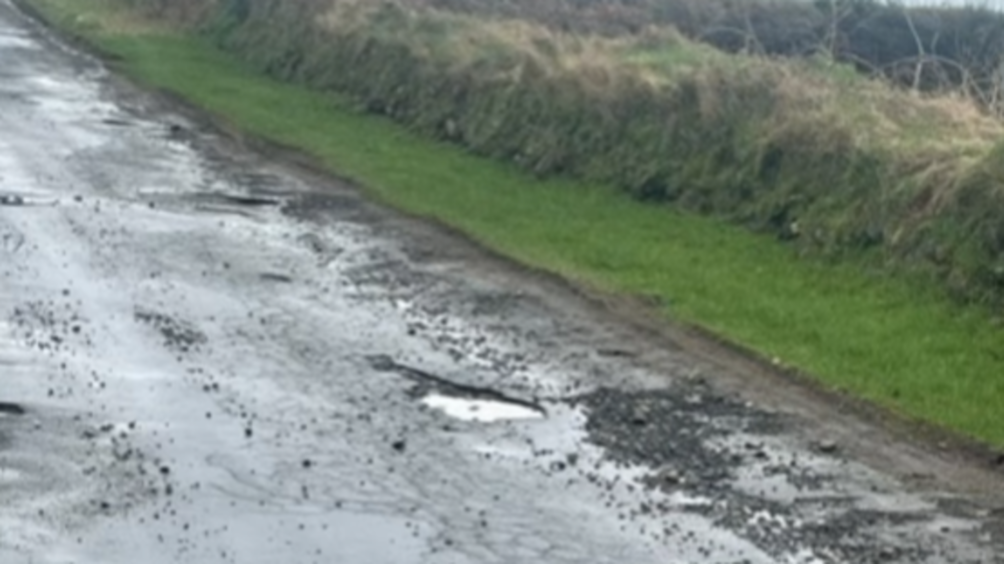 Rural drivers in Wicklow and Wexford ‘forced to drive on dangerous, deteriorating country roads’ as emergency funds stall
