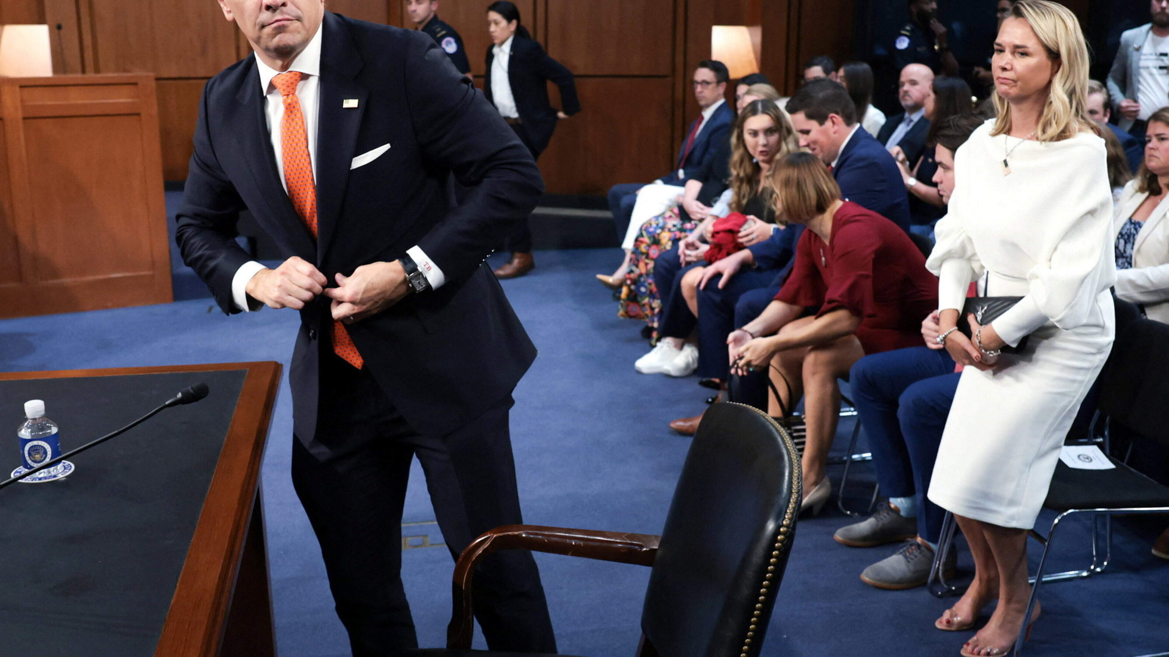 Republican senator says he will block Donald Trump’s pick for attorney general if he doesn’t meet Epstein survivors
