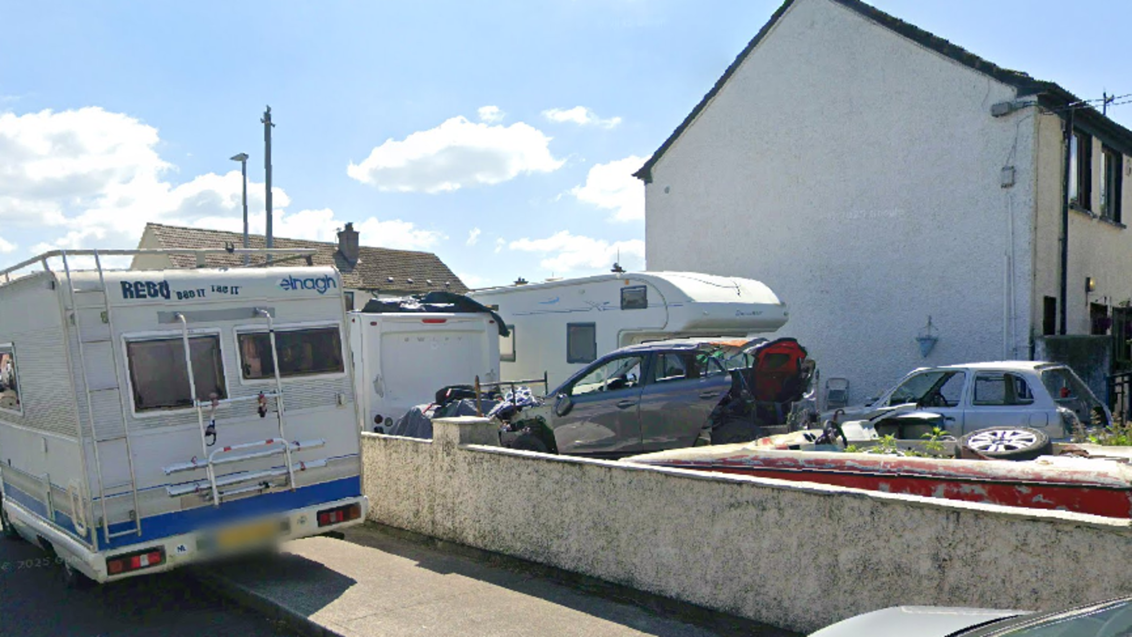 Parts of Tipperary estate look like ‘junkyard’ with campervans and scrap cars