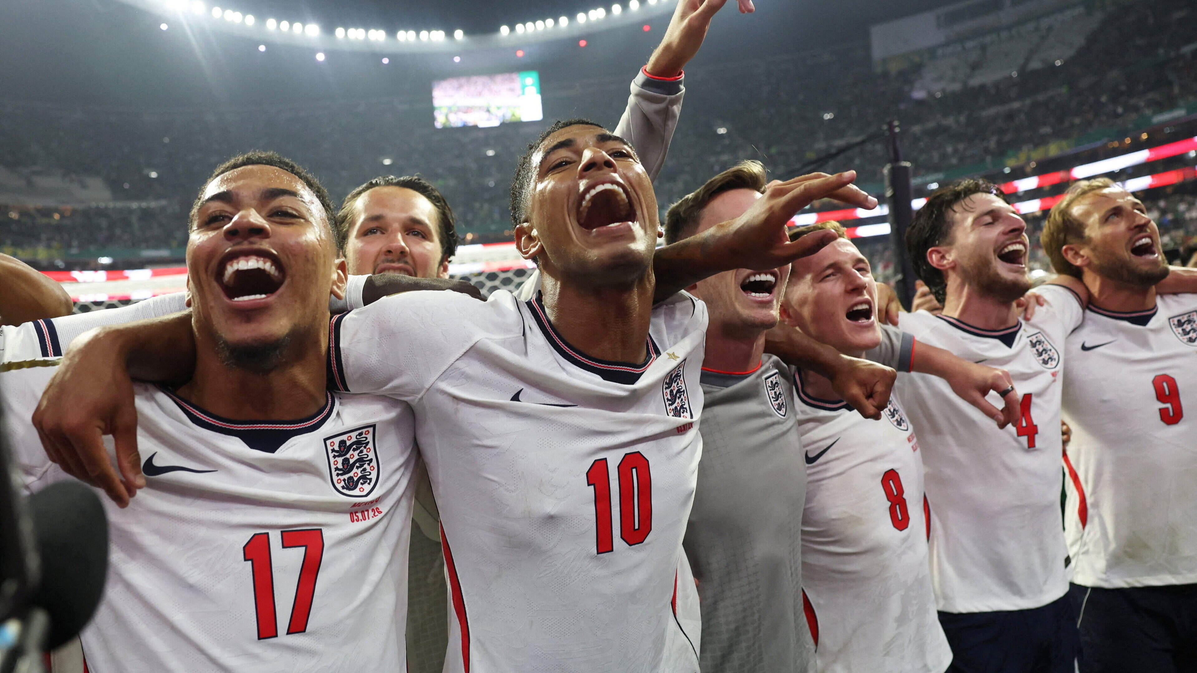 Ten-man England overcome hostility and altitude to edge Mexico in thriller and book last eight clash with Norway