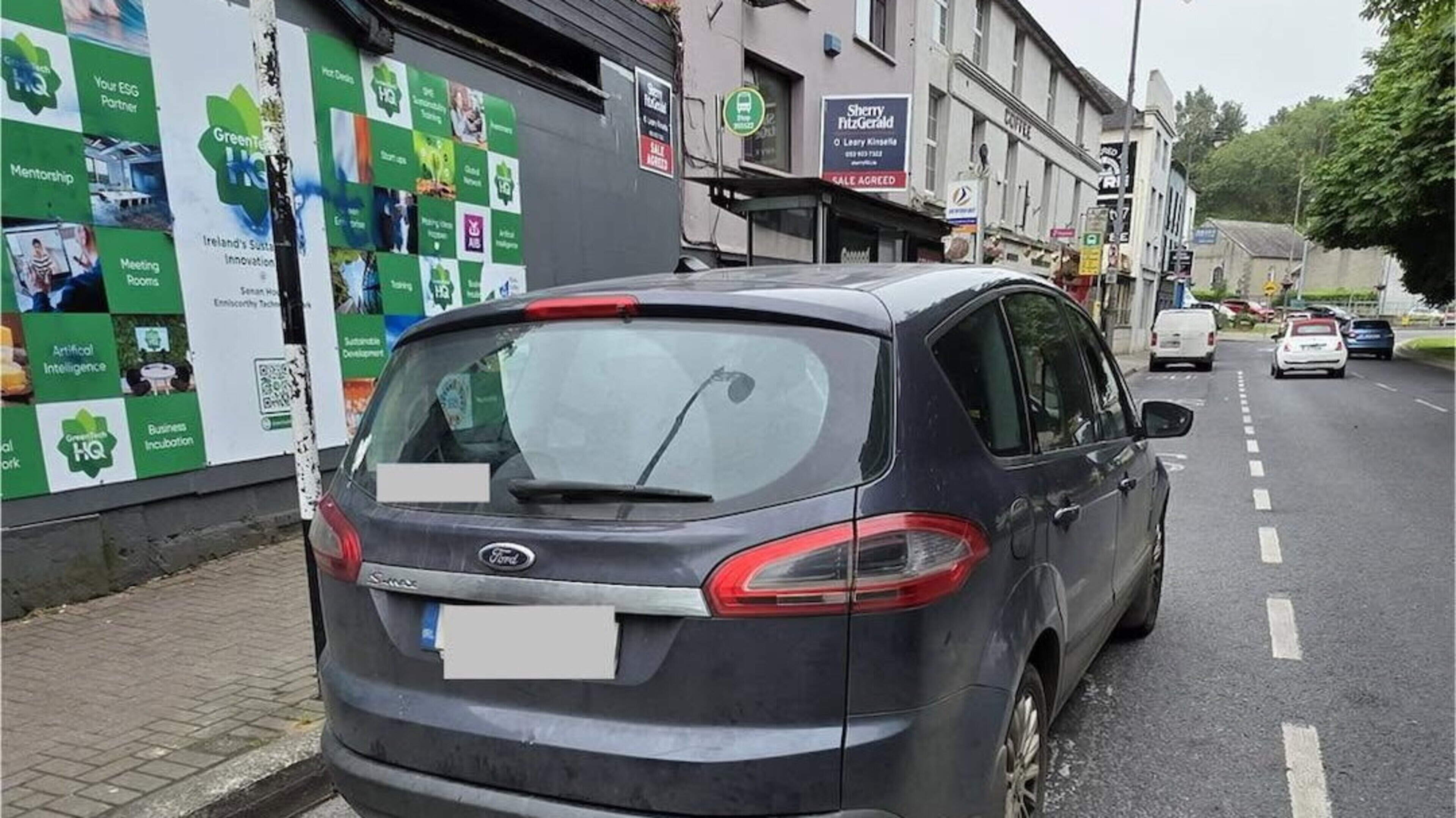 Gardaí renew warning to Enniscorthy motorists about parking at bus stops