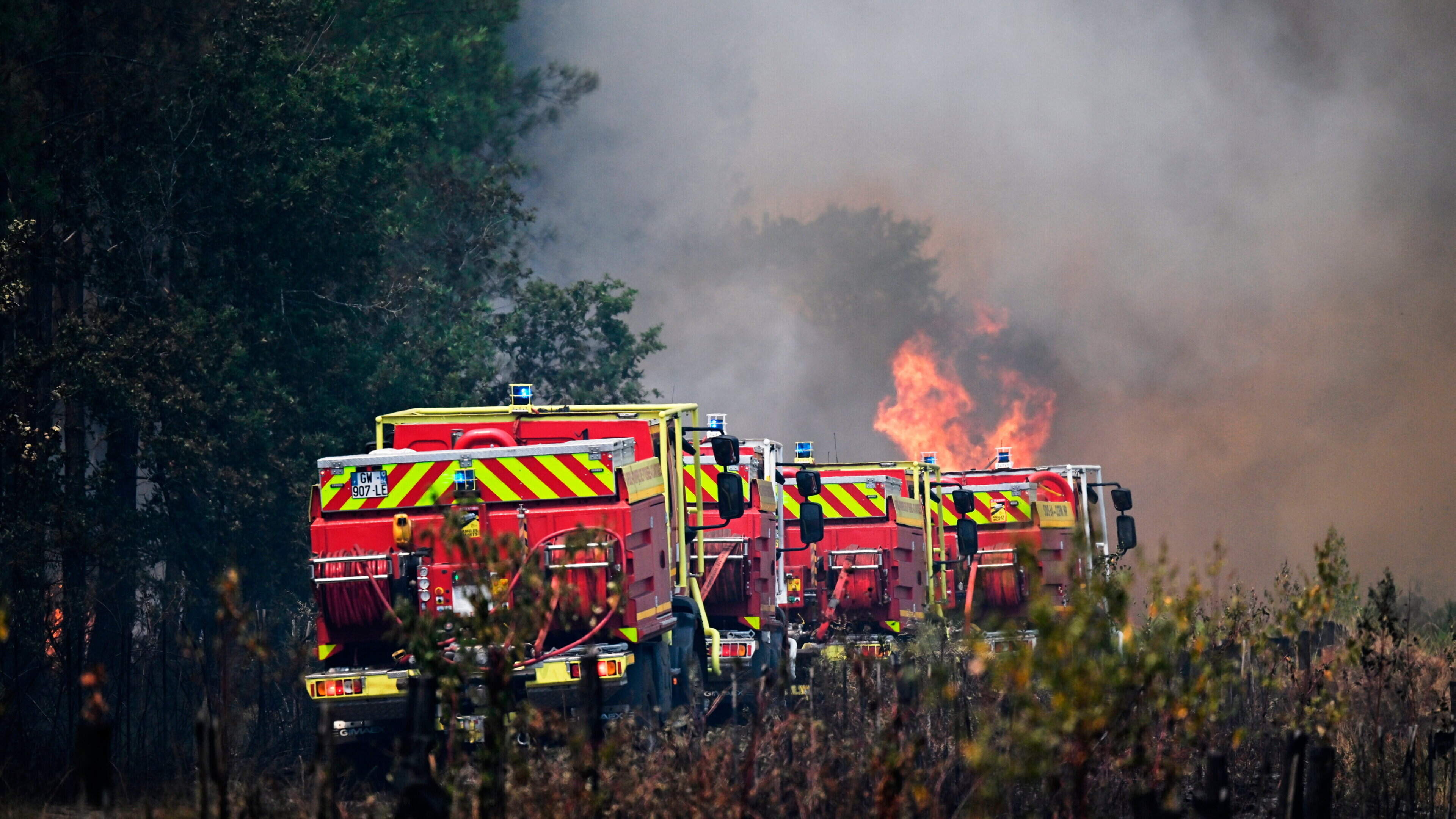 French flee for their lives as ‘apocalyptic’ wildfires ravage homes