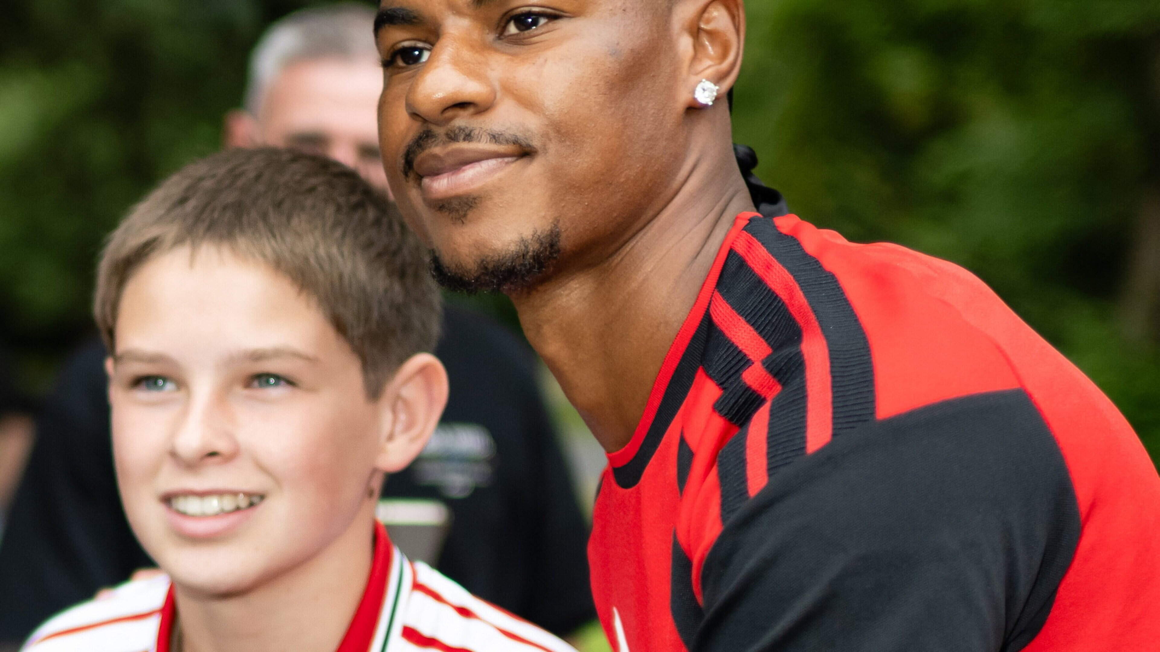 Marcus Rashford joins Manchester United squad in Ireland