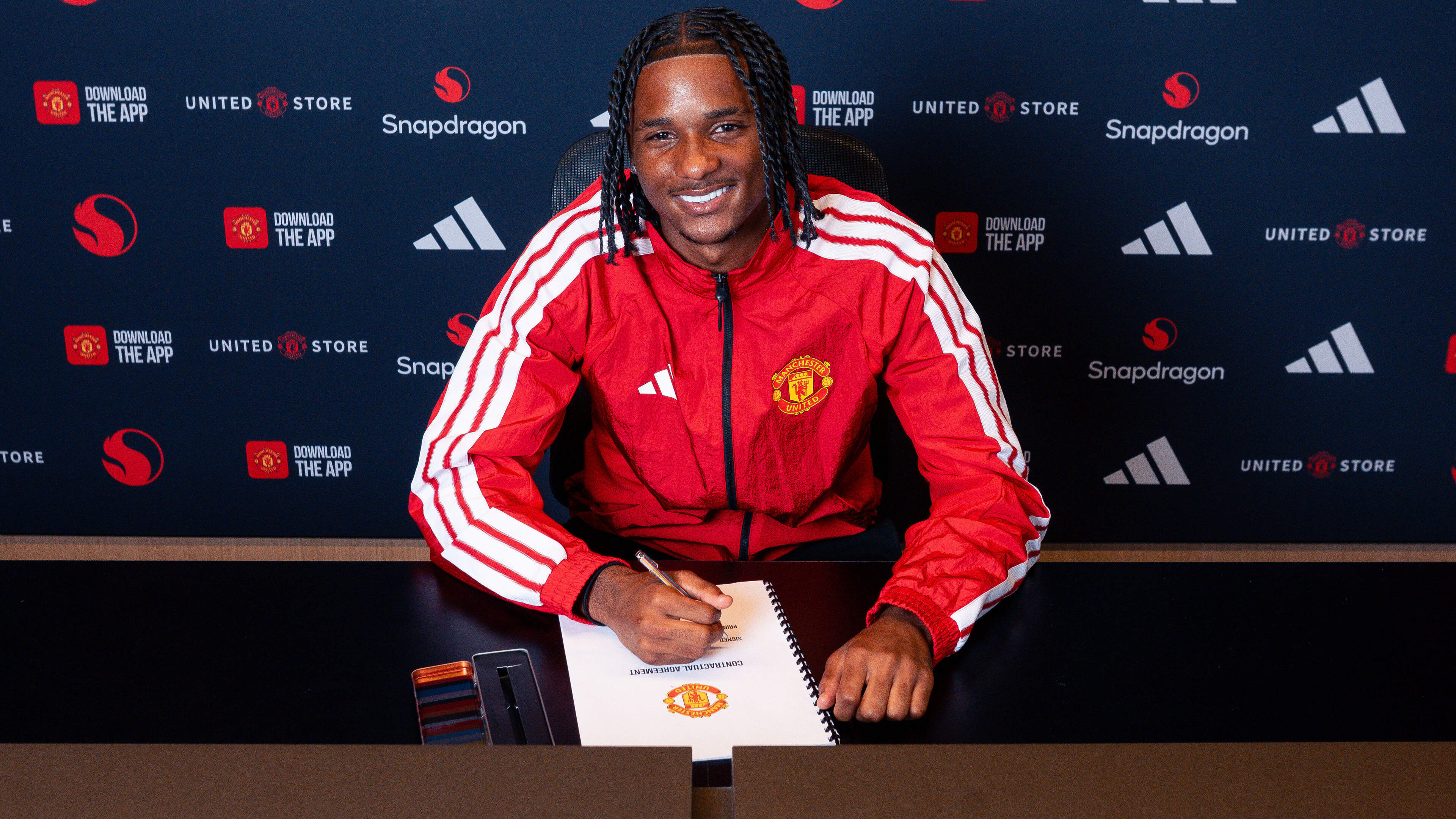 Manchester United sign teenage winger Tynan Thompson from Tottenham in £8million deal