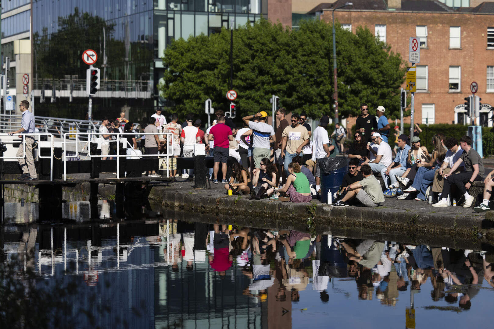 Met Éireann Issues Heat Warnings as Temperatures Climb Across Ireland