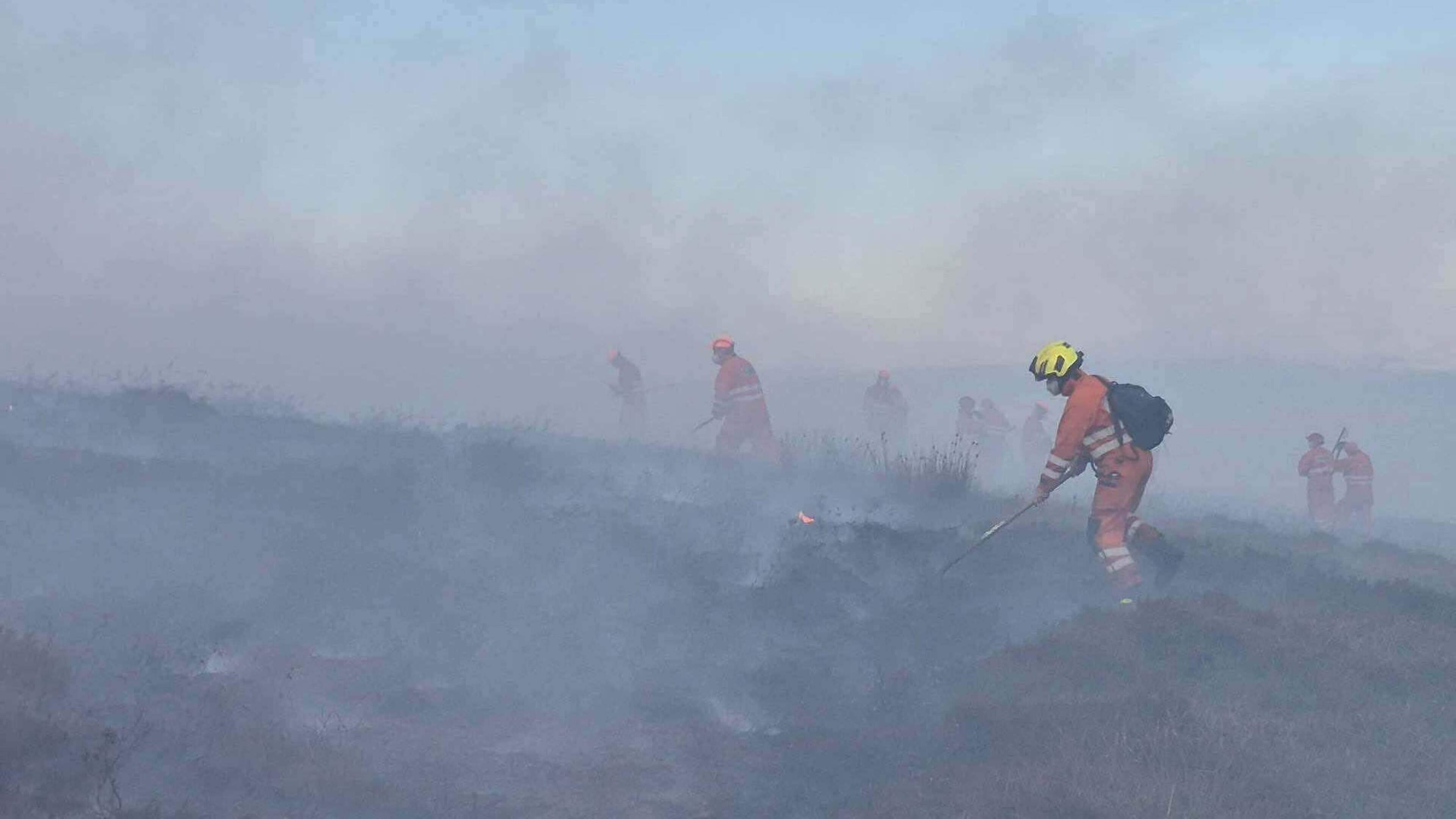 Slievenamon wildfire remains stable as crews continue monitoring hotspots