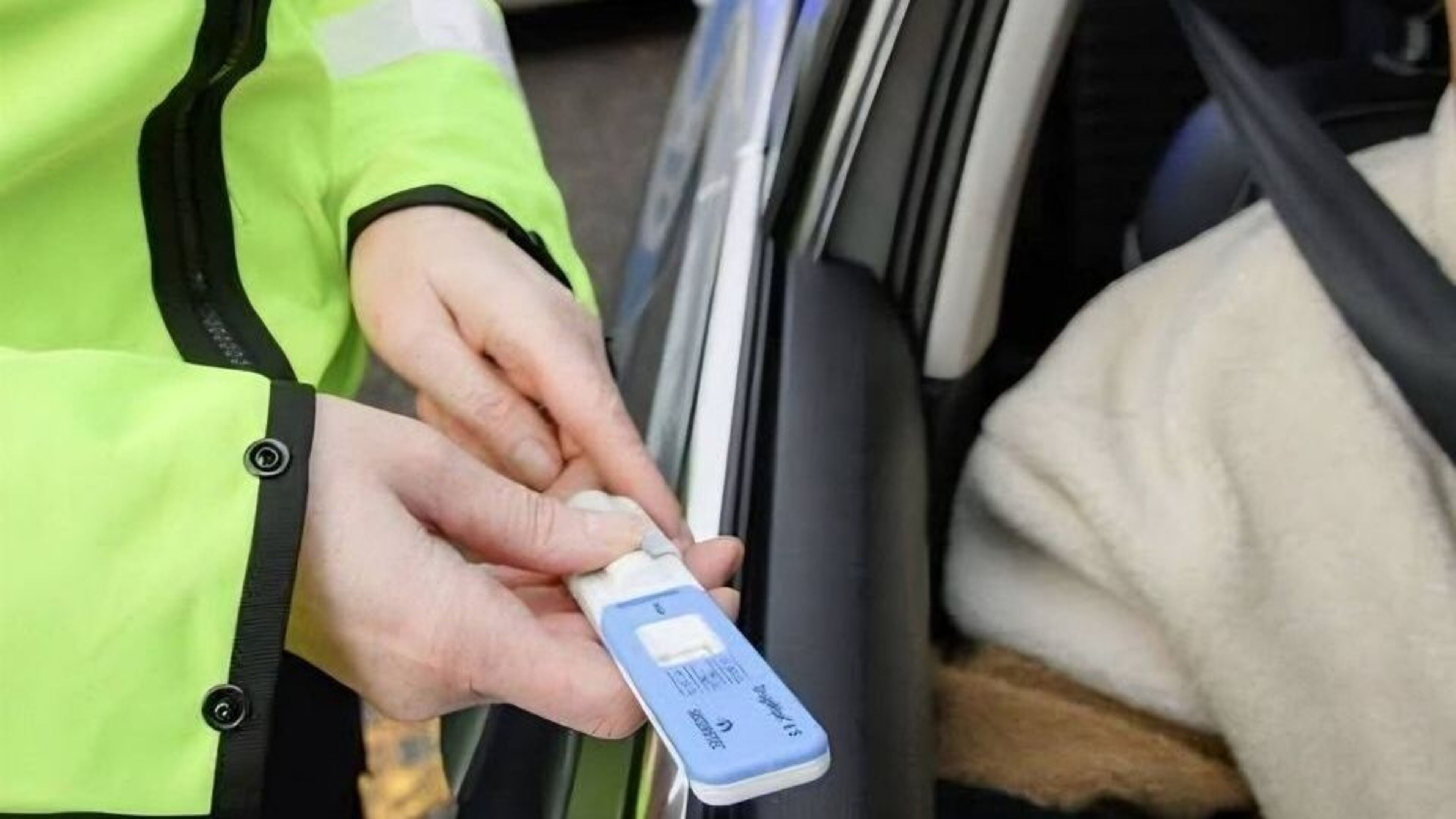 Clare gardaí arrest driver who was under influence of drugs while picking children up from school