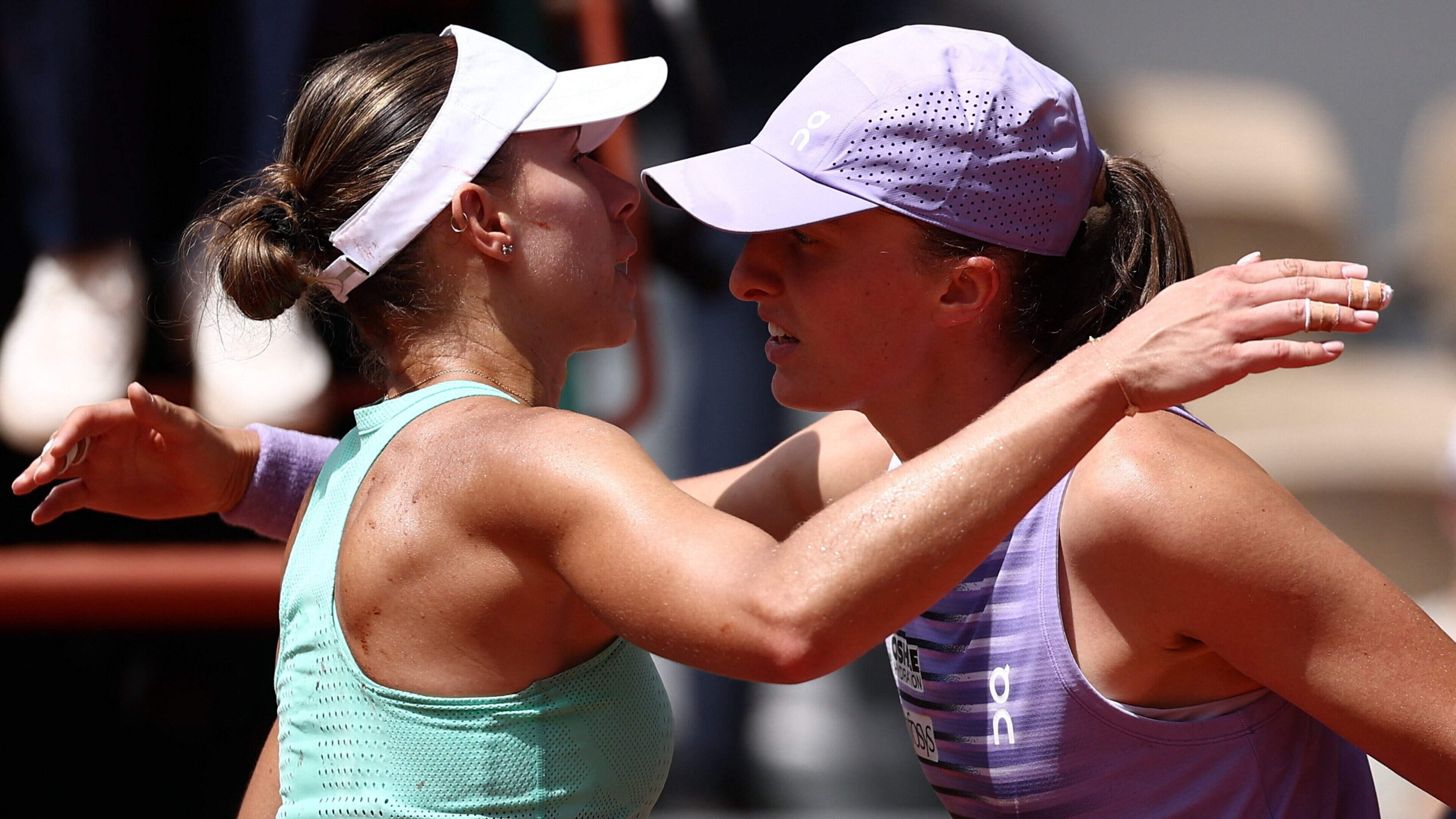 Iga Swiatek still on course for fifth French Open title after win sets up fourth round clash with Marta Kostyuk
