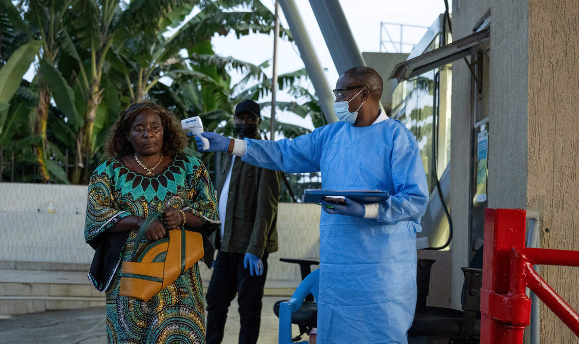 Why the Ebola outbreak is much more worrying than the hantavirus