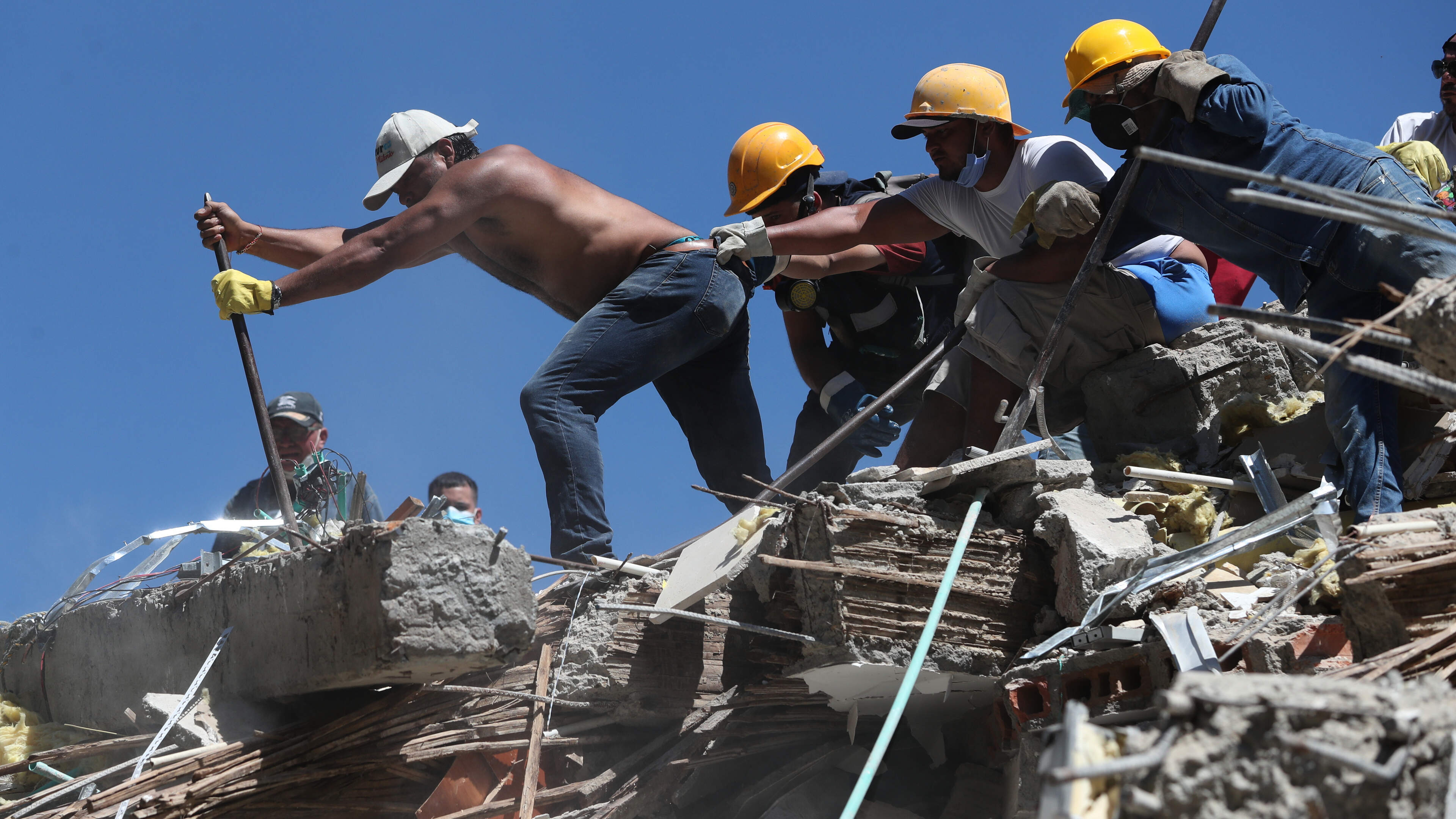 Colombian TV reporter films her home in ruins after earthquake that left at least 254 dead and thousands missing