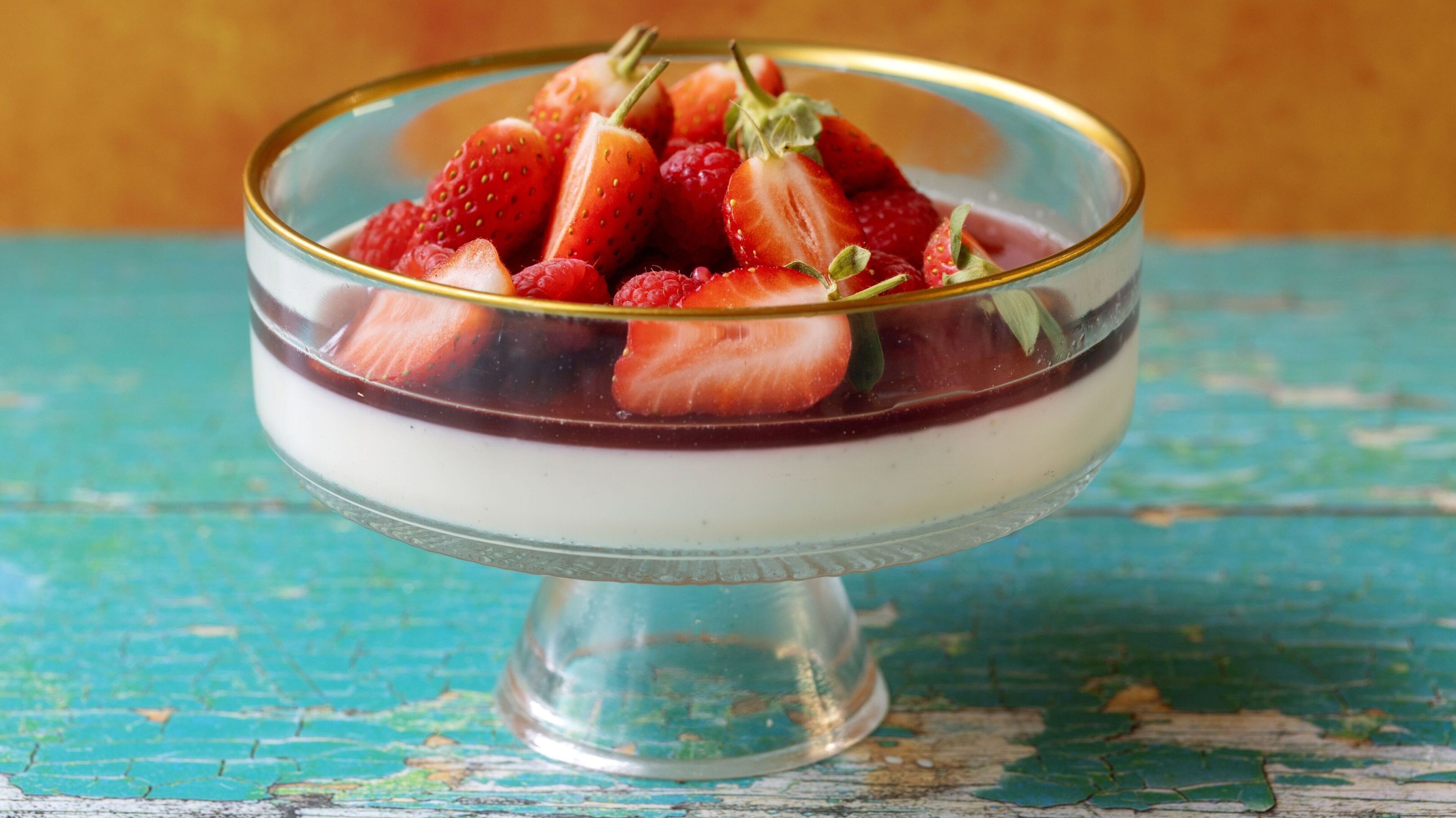 Strawberry panna cotta