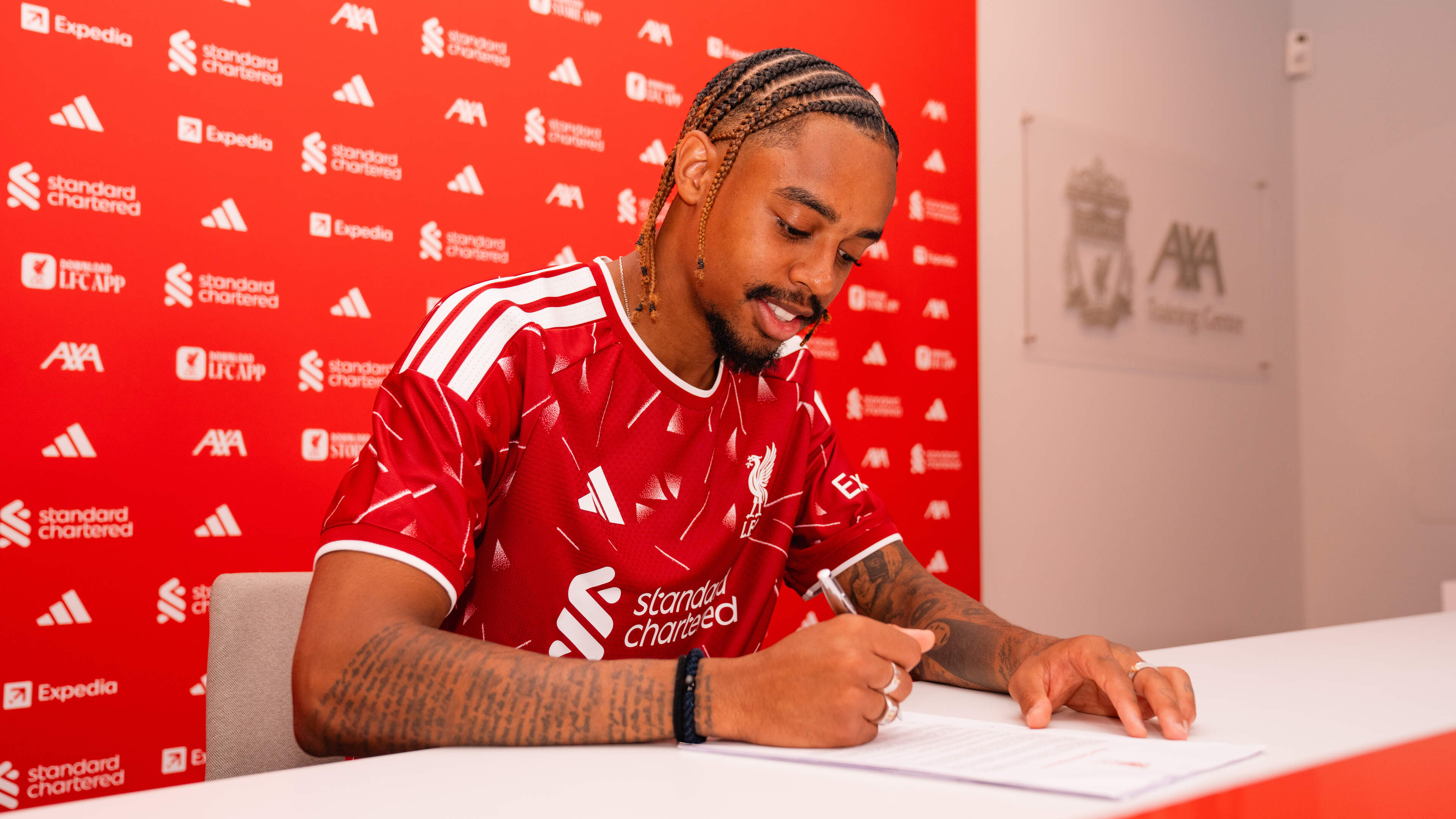 Premier League transfer latest: Liverpool sign Barcola in £123m deal from PSG | Man City add winger Elias in £40m deal