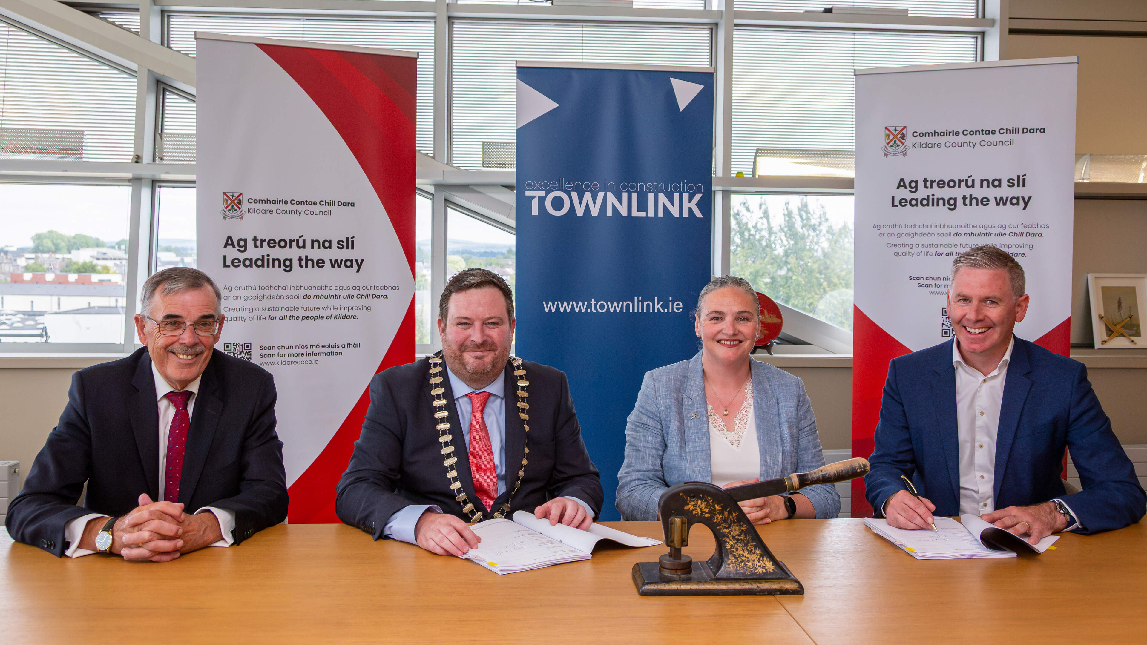 Contracts signed for new €18m ‘landmark’ library, county archives and cultural centre in Kildare
