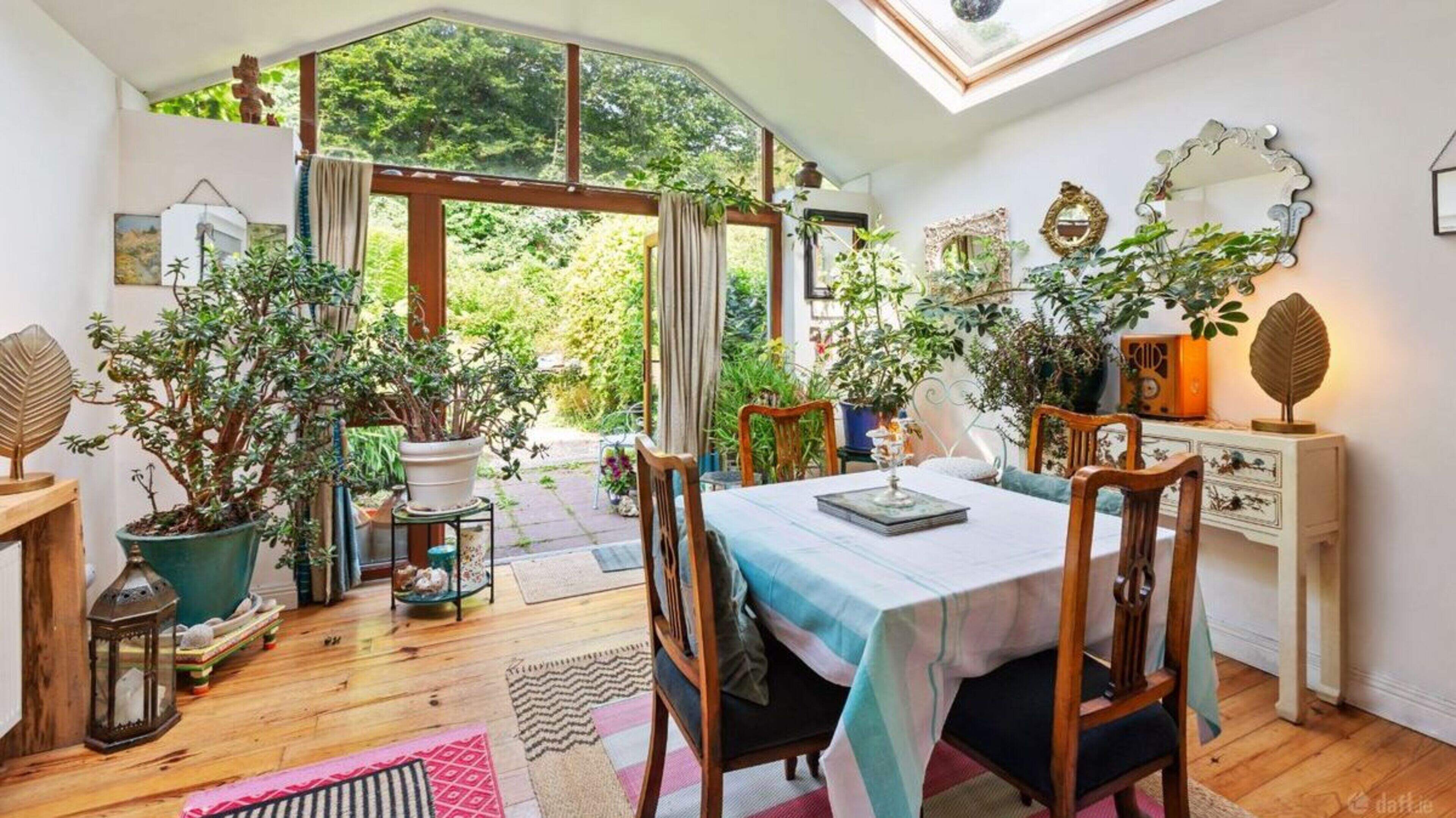 See inside €350,000 Wicklow cottage close to golf club and coastline 