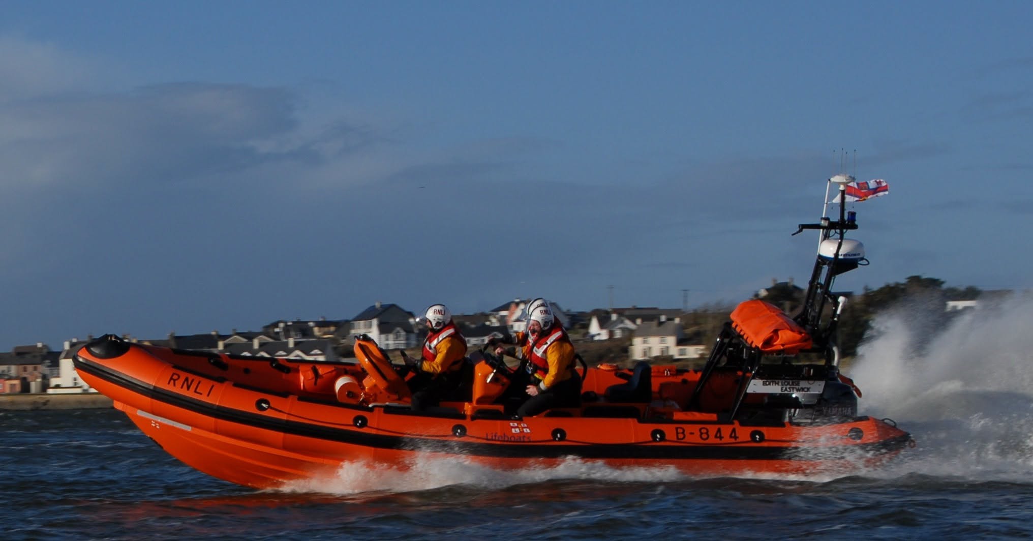 Six people rescued in Clare after RNLI called to ten-metre yacht adrift in waters