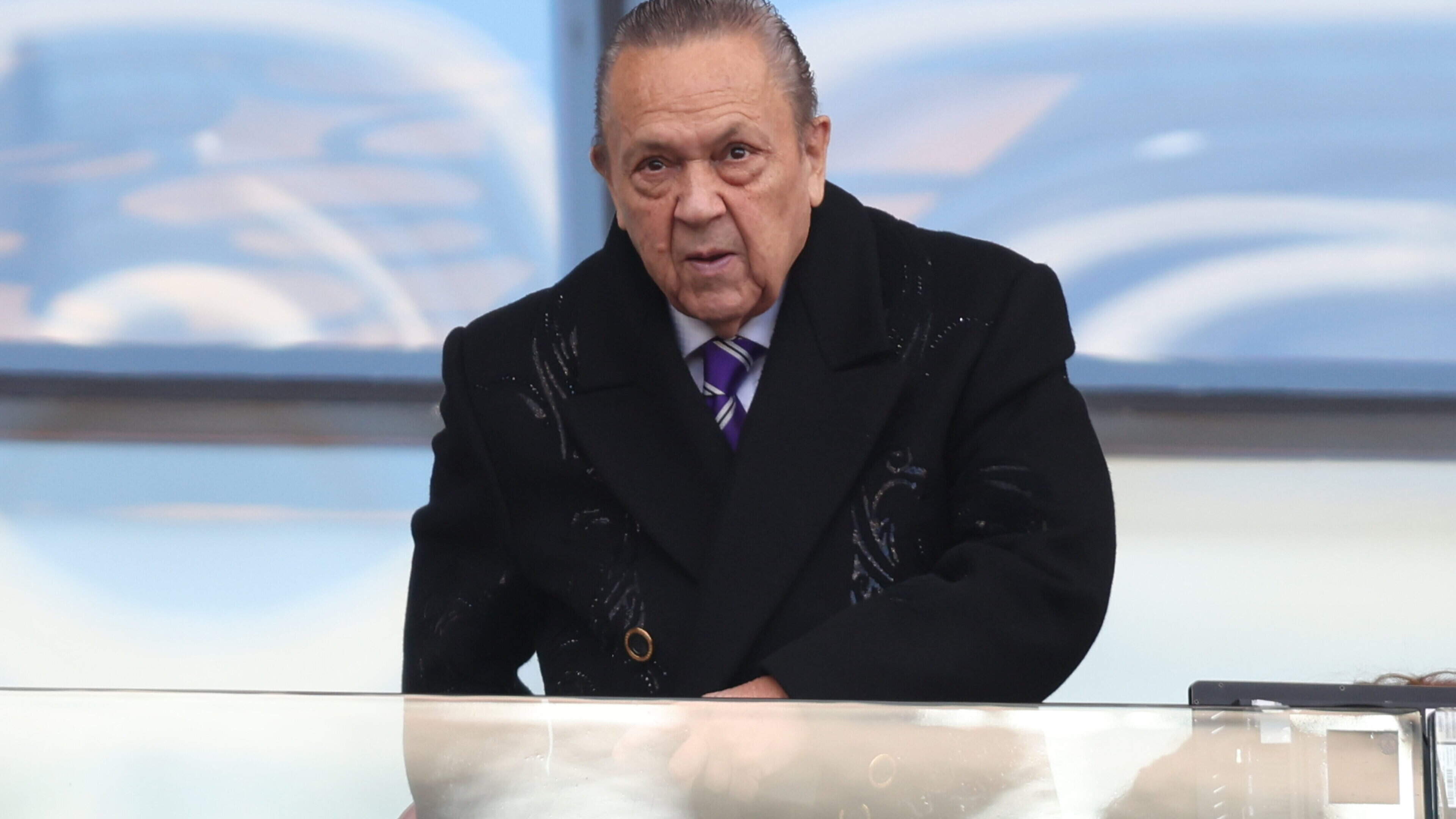 David Sullivan steps down as chairman of West Ham amid private life allegations 
