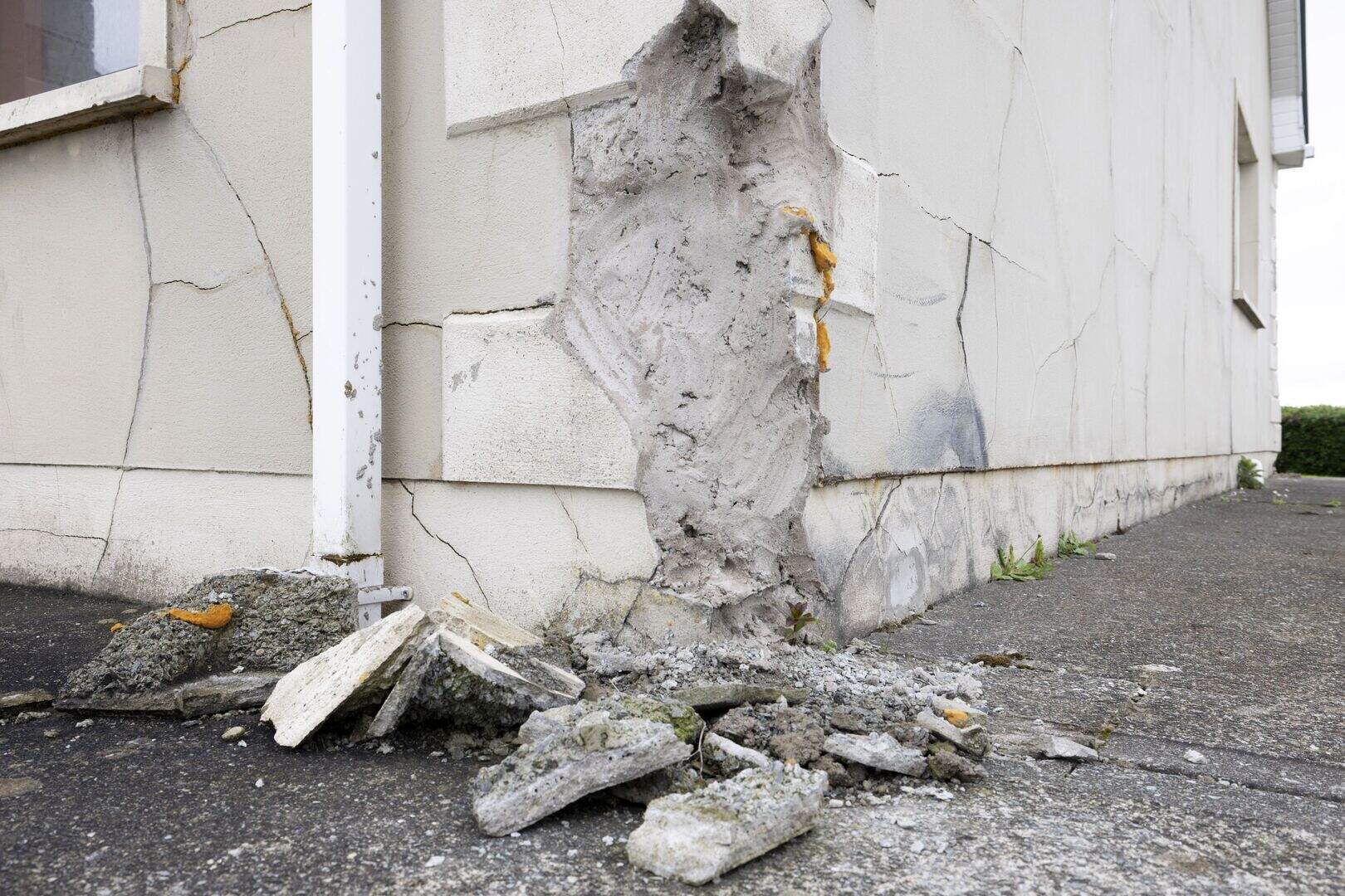 Department of Housing official criticised for saying defective concrete ...