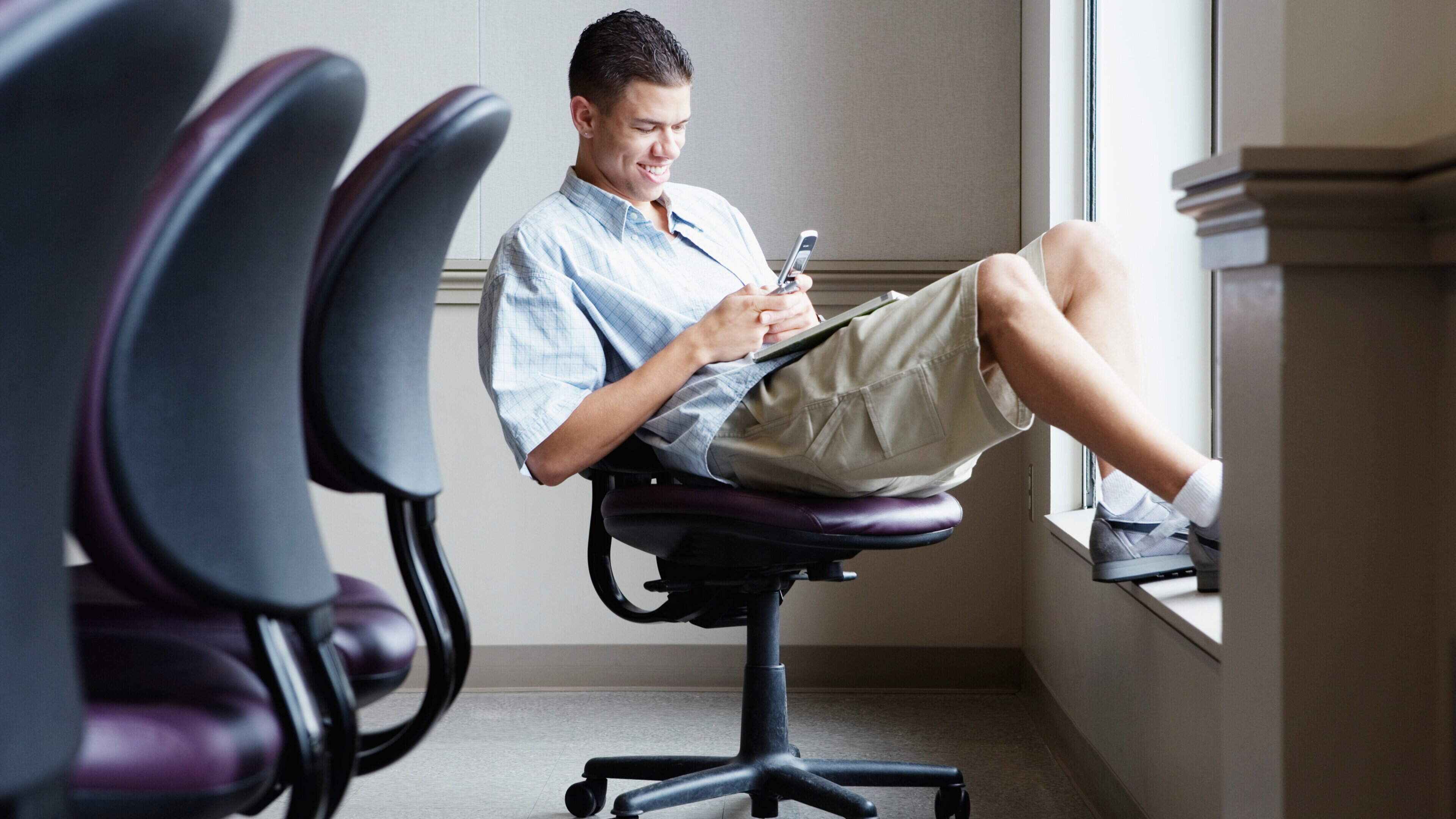 Dear Vicki: Can I ban shorts in the office when the next summer heatwave strikes?