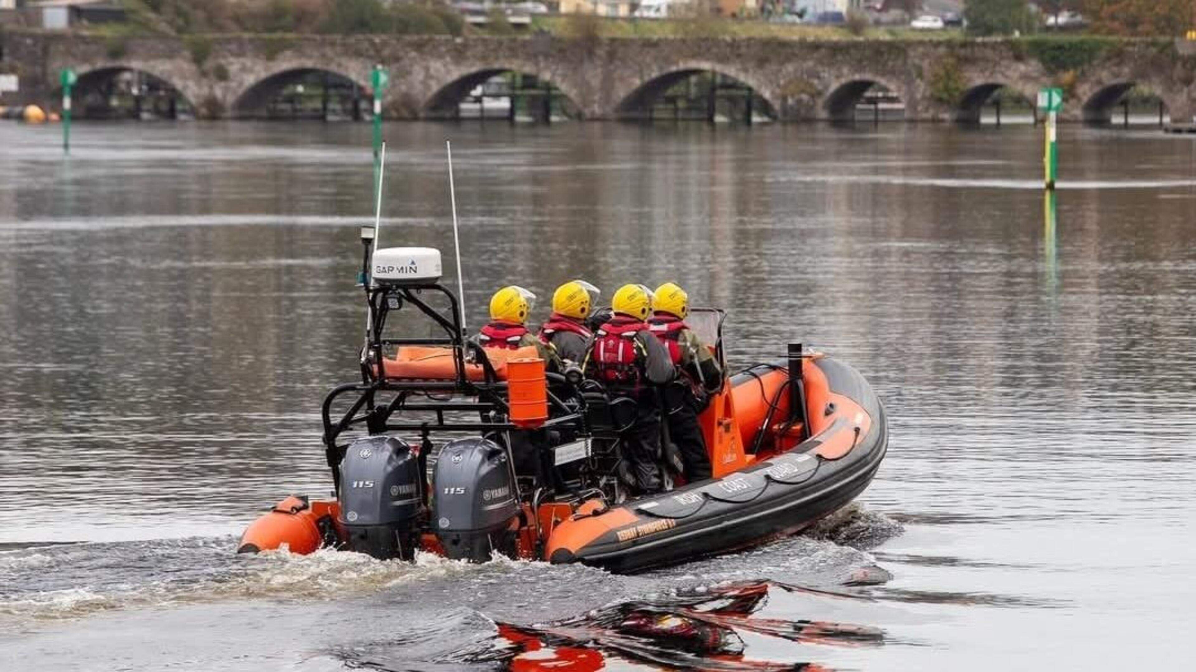 Two people rescued in Clare waters after vessel gets into difficulty on Lough Derg