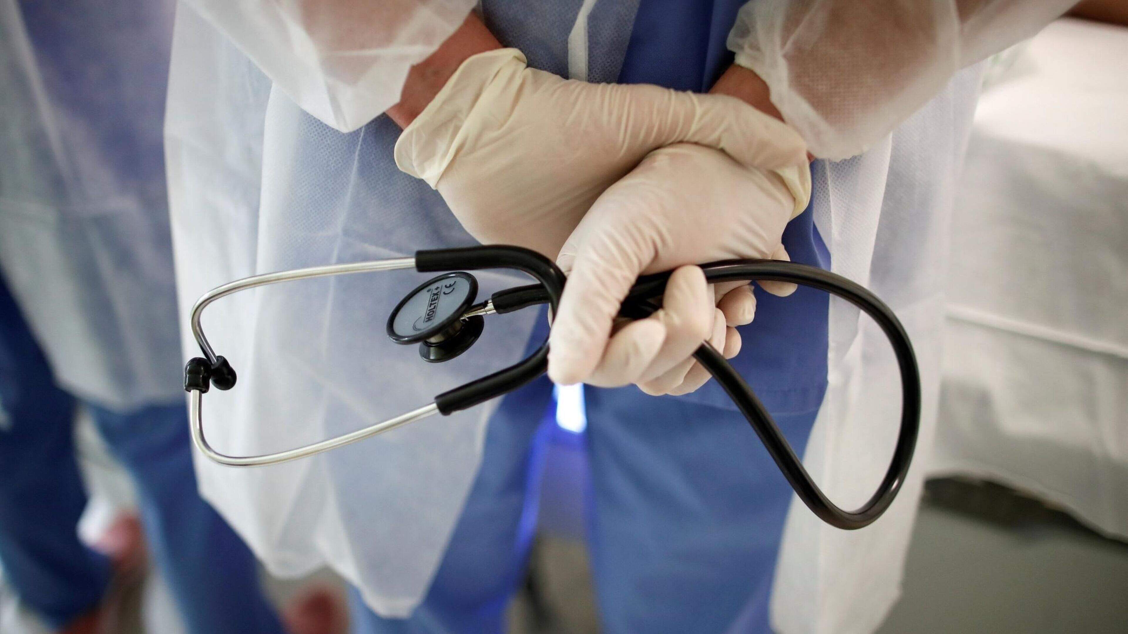 Failure to track private practice by hospital consultants on public-only contract exposed in new audit