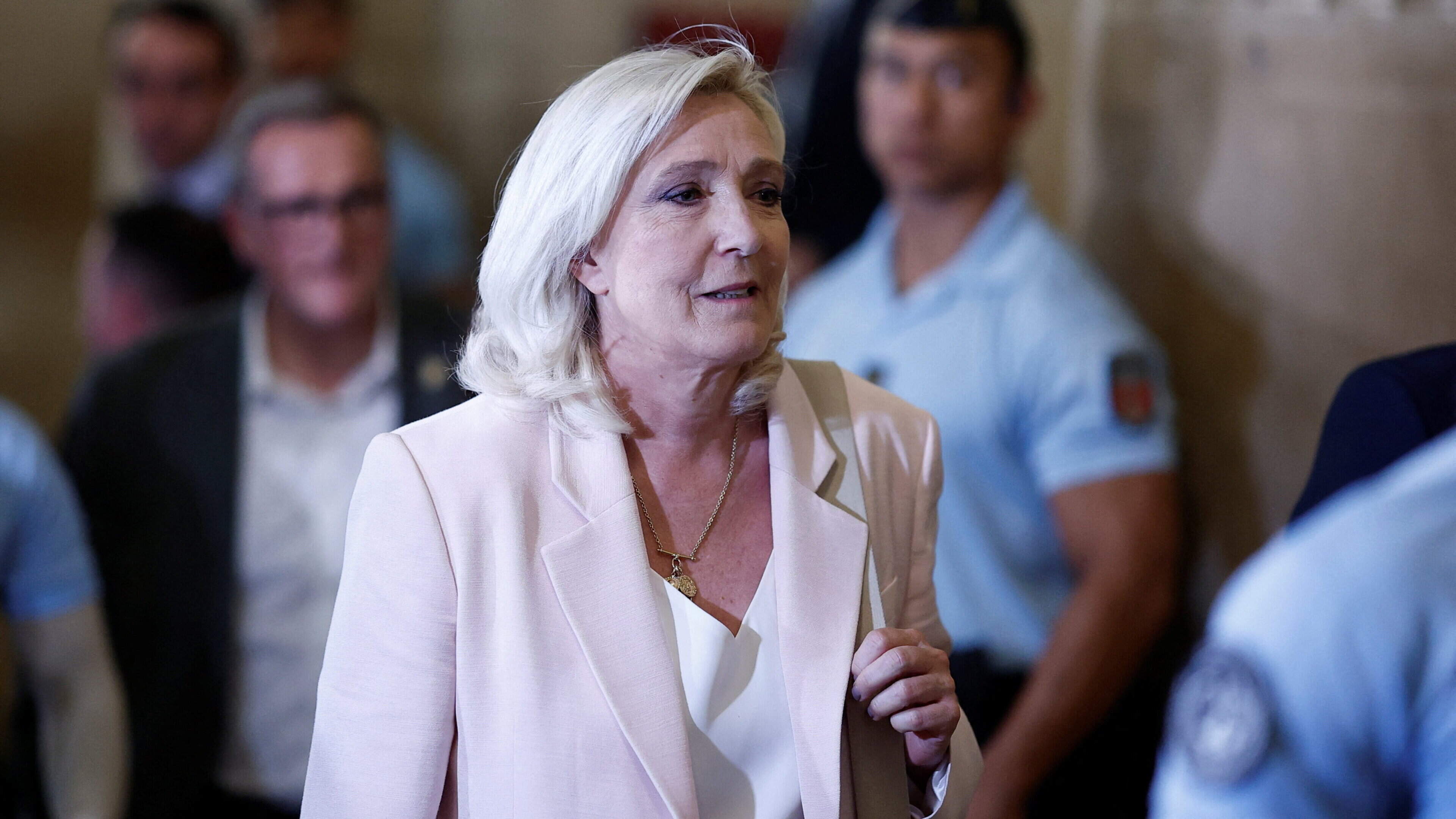 Marine Le Pen to run for president of France next year as her ban from holding public office cut