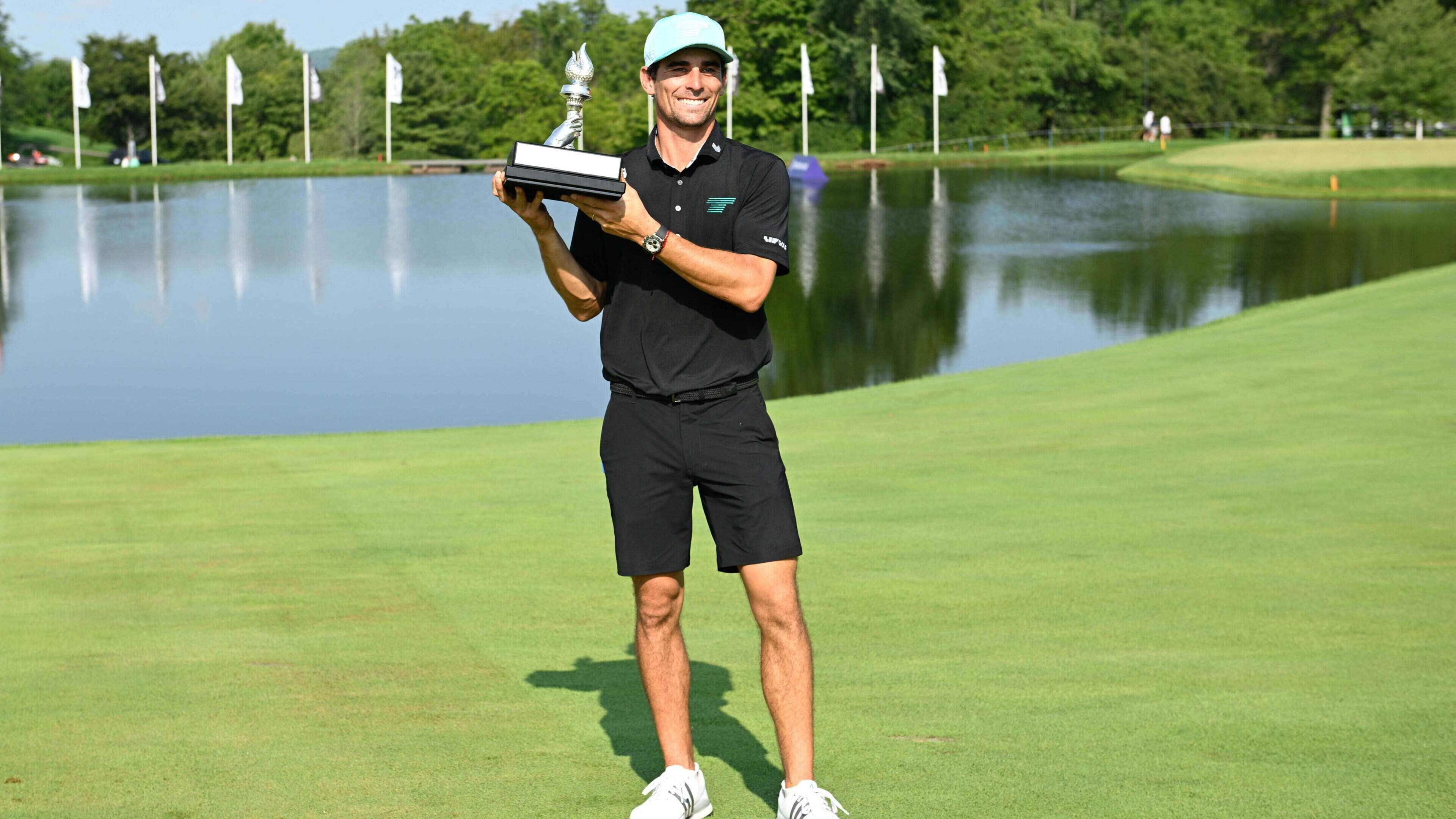 Watch: Fish eats golf ball on LIV Tour