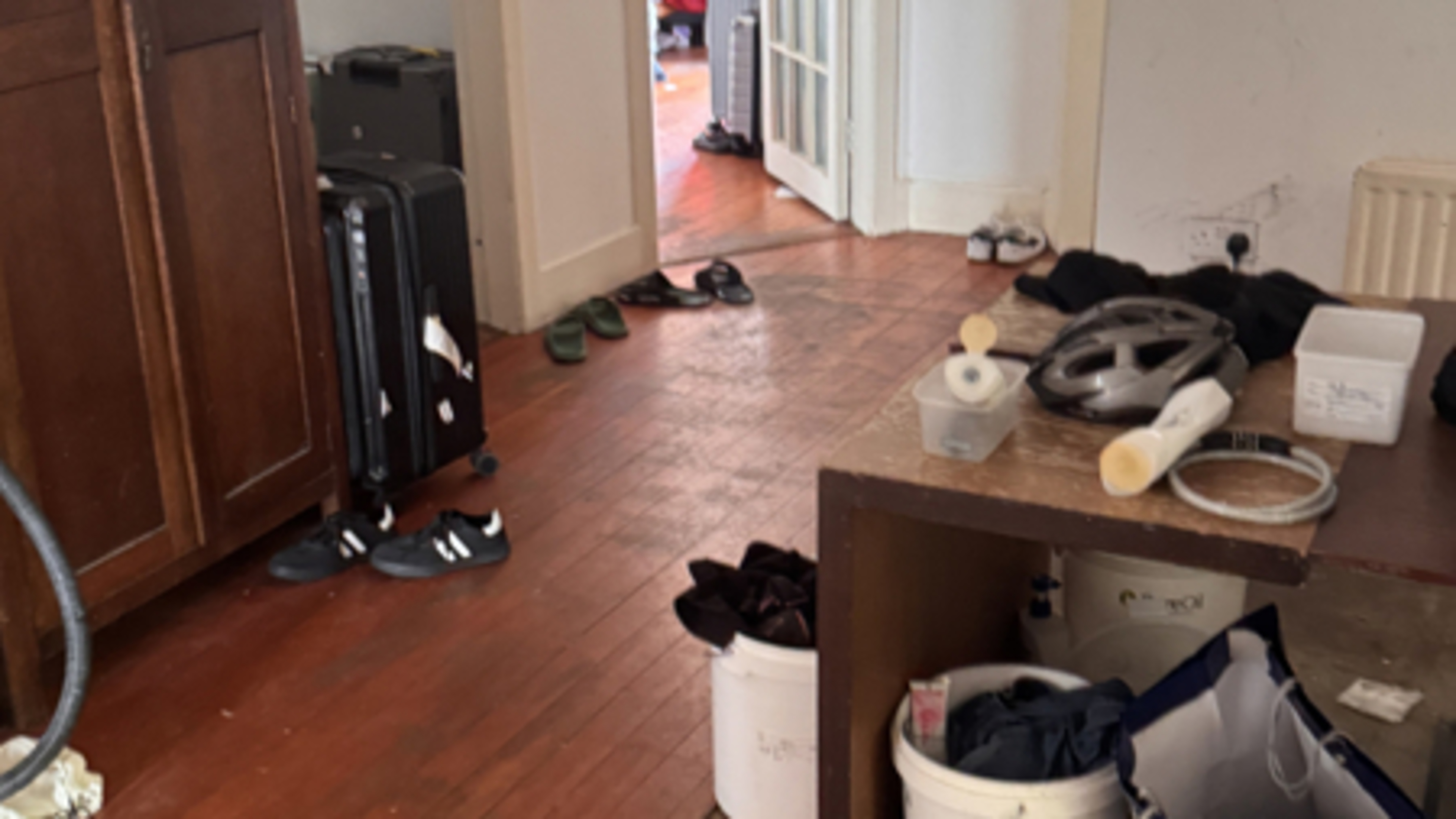 Inspectors find 34 beds crammed into south Dublin bungalow rented for staff of Chinese restaurants