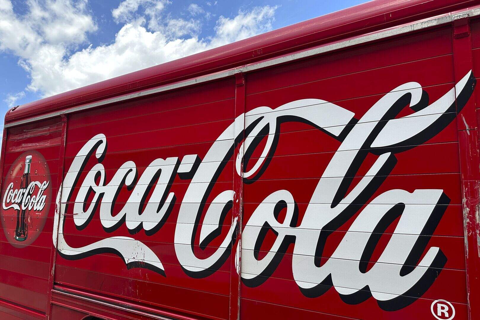 View of Coca-Cola raises its full-year outlook thanks to price hikes | Irish ...