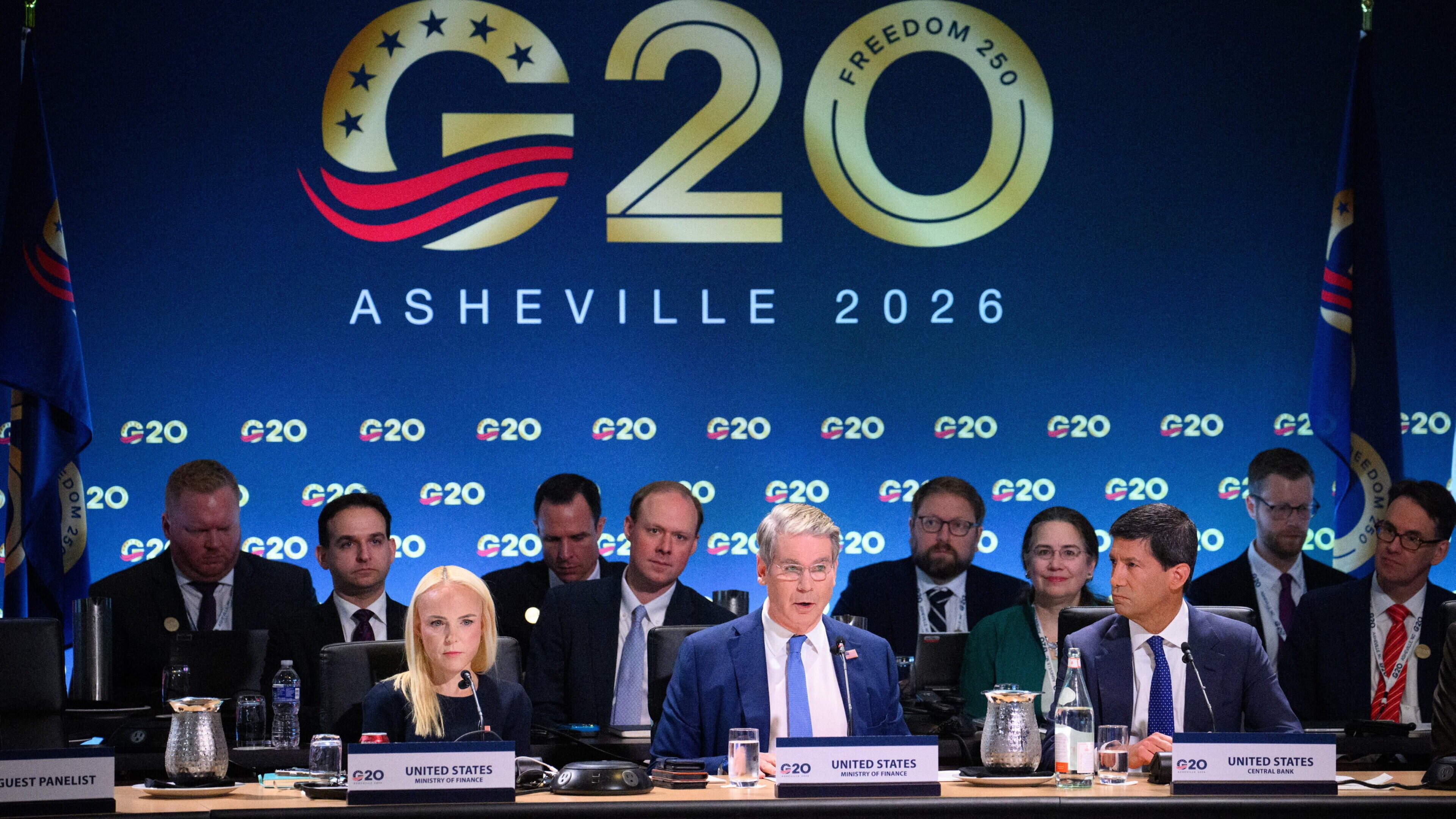 G20 host US pushes growth agenda to allay debt market concerns