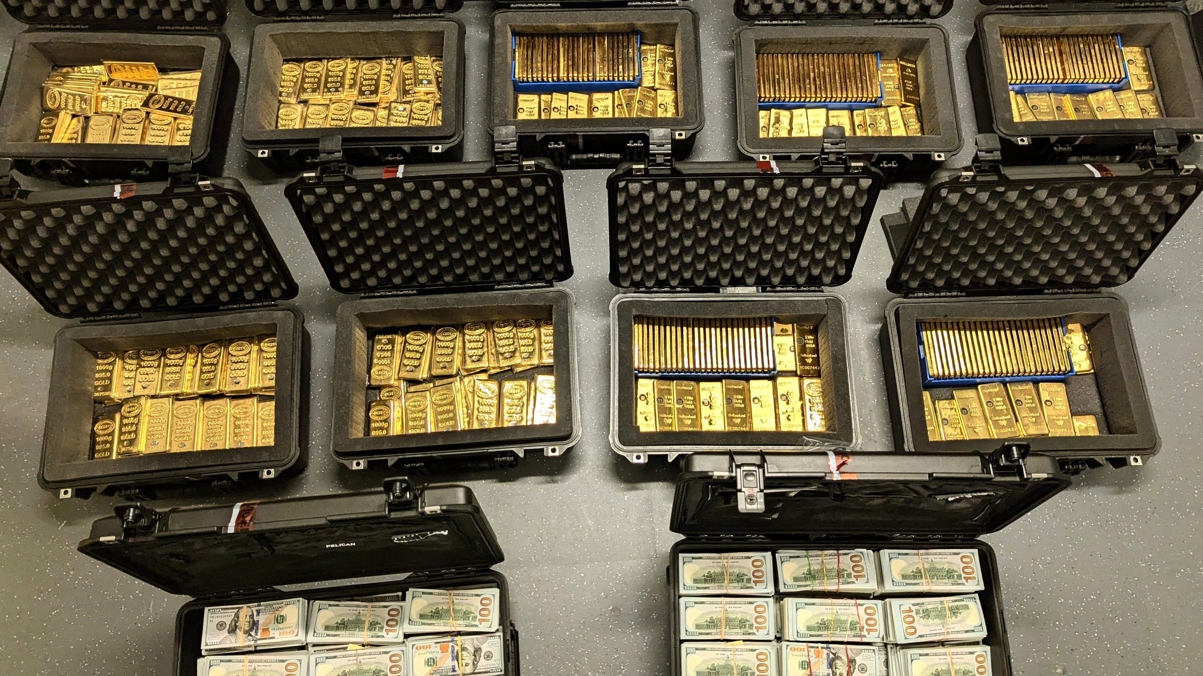 Former CIA official accused of stealing millions in gold bars pleads guilty