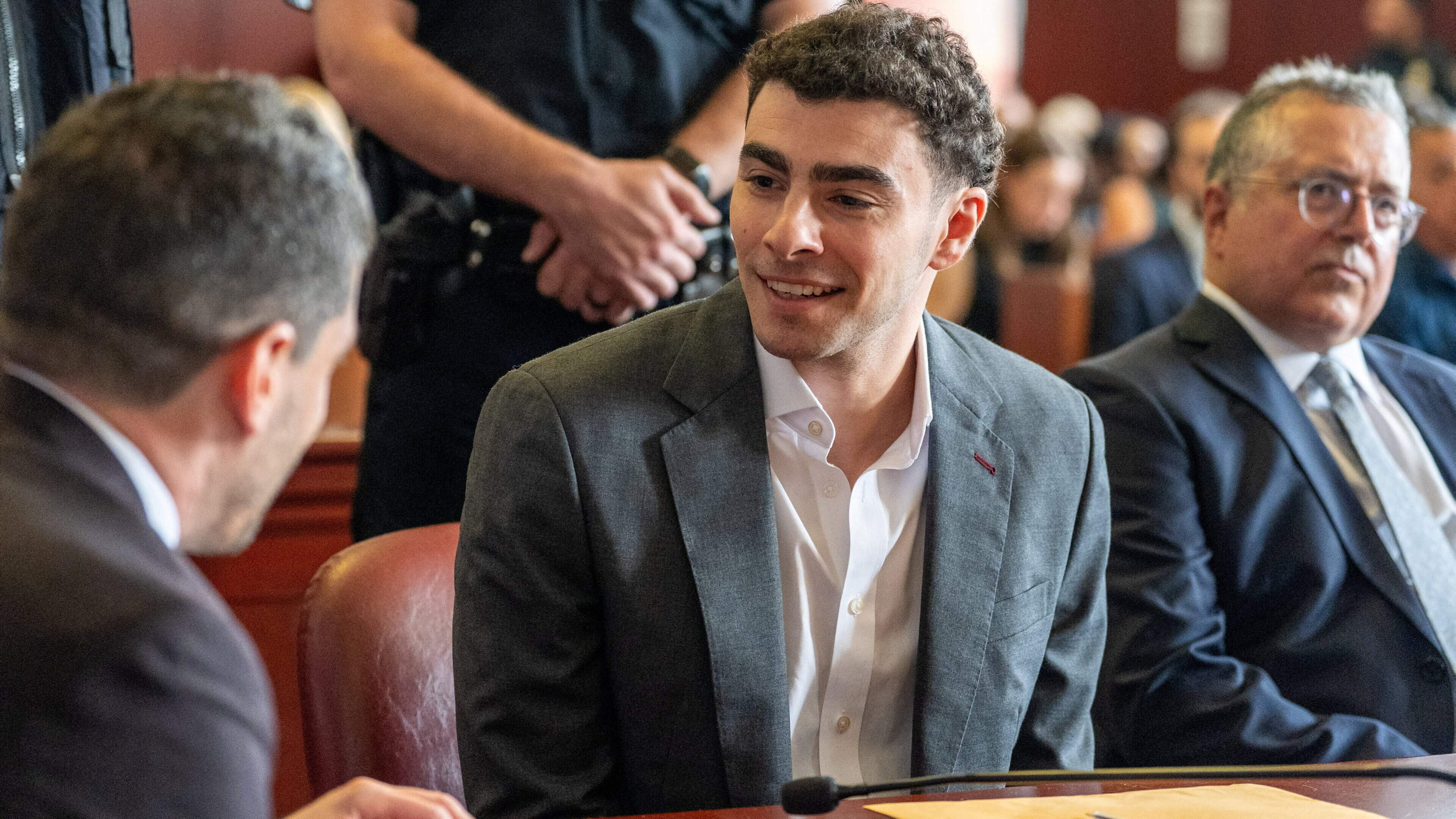 Luigi Mangione arrives in court ahead of high‑profile murder trial