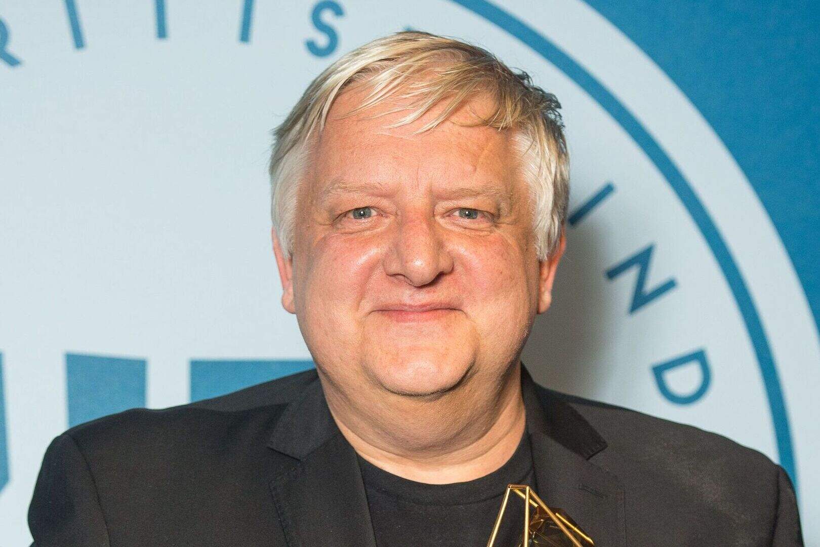 Simon Russell Beale knighted for distinguished career in theatre ...