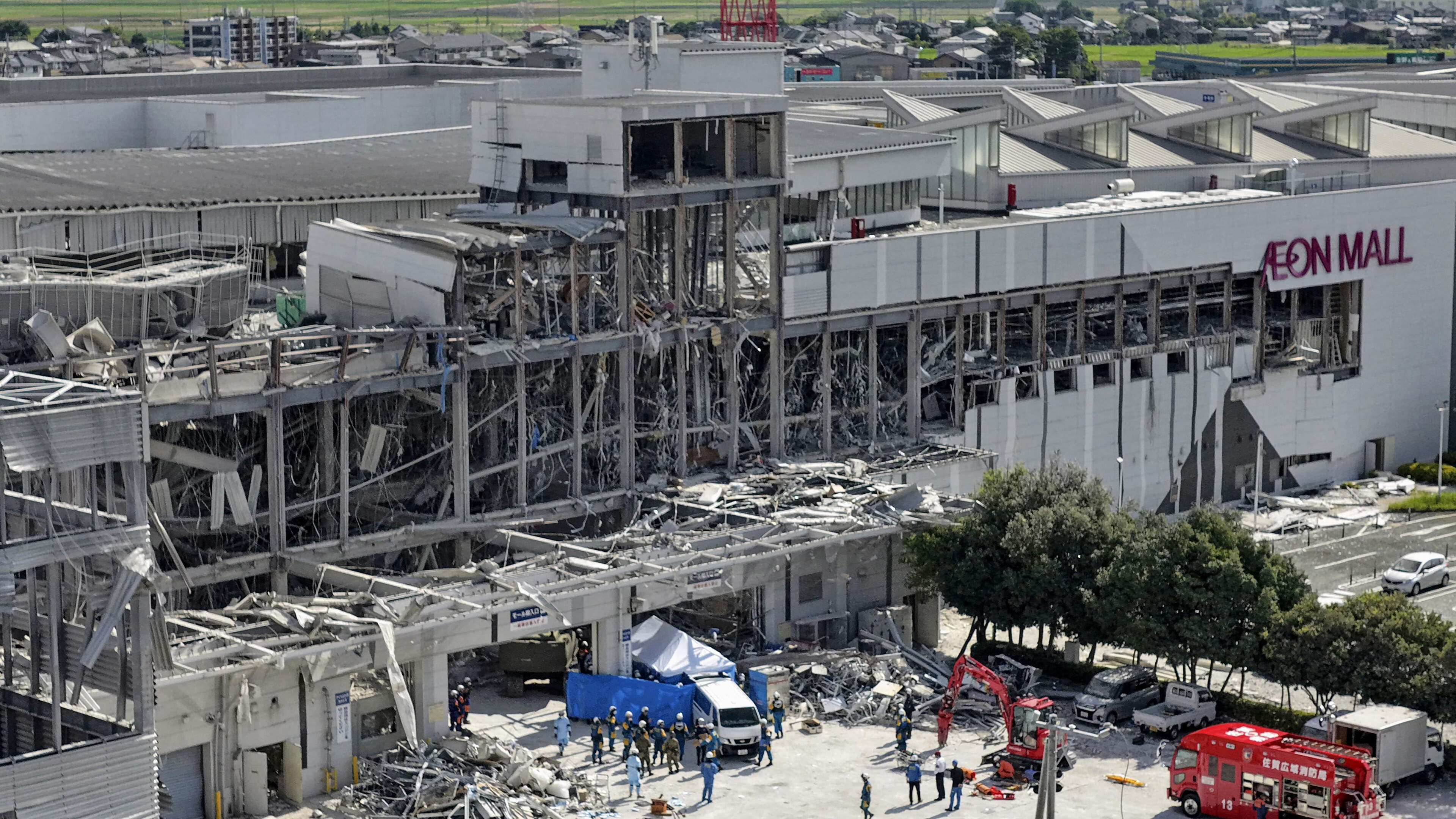 Japan earthquake death toll rises to 34 as another body pulled from collapsed mall