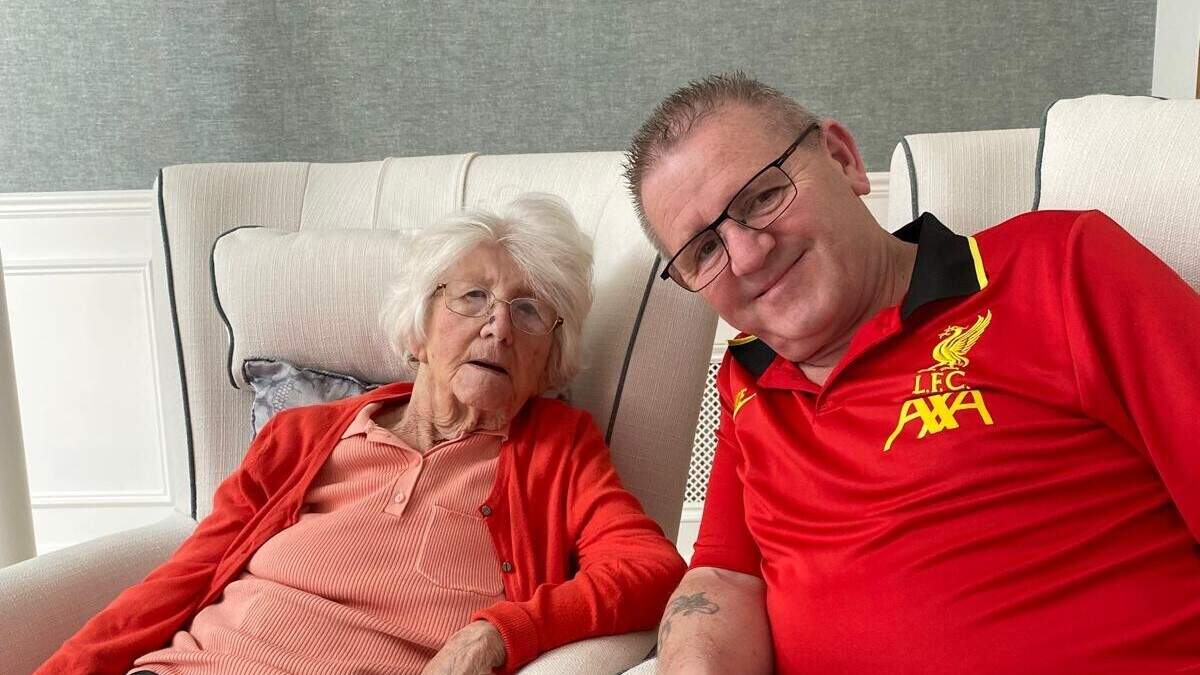 Wicklow man walking 31 miles in mother's memory after seeing heartbreak of dementia