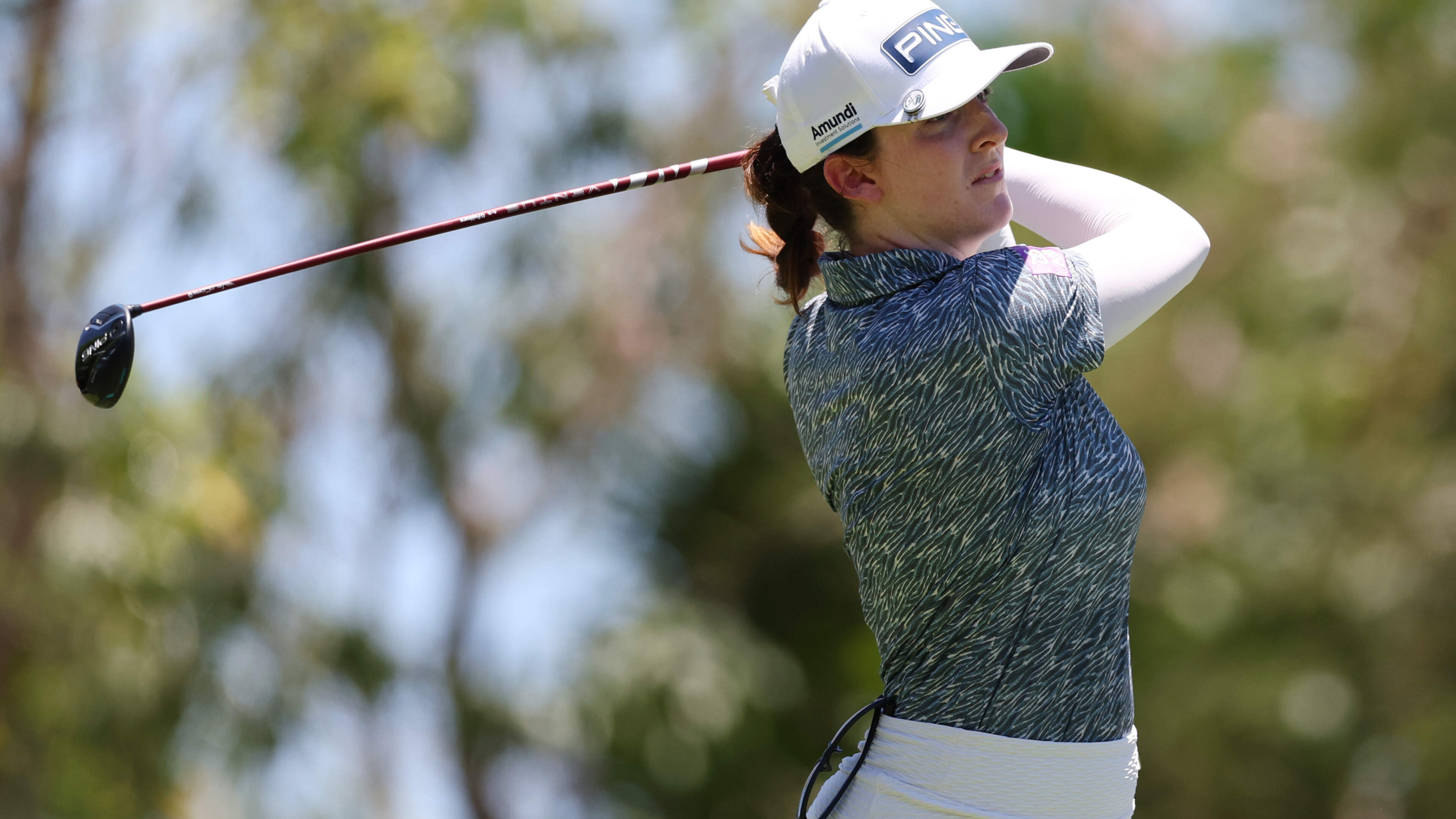 Lauren Walsh surges into the mix in windy Atlantic City
