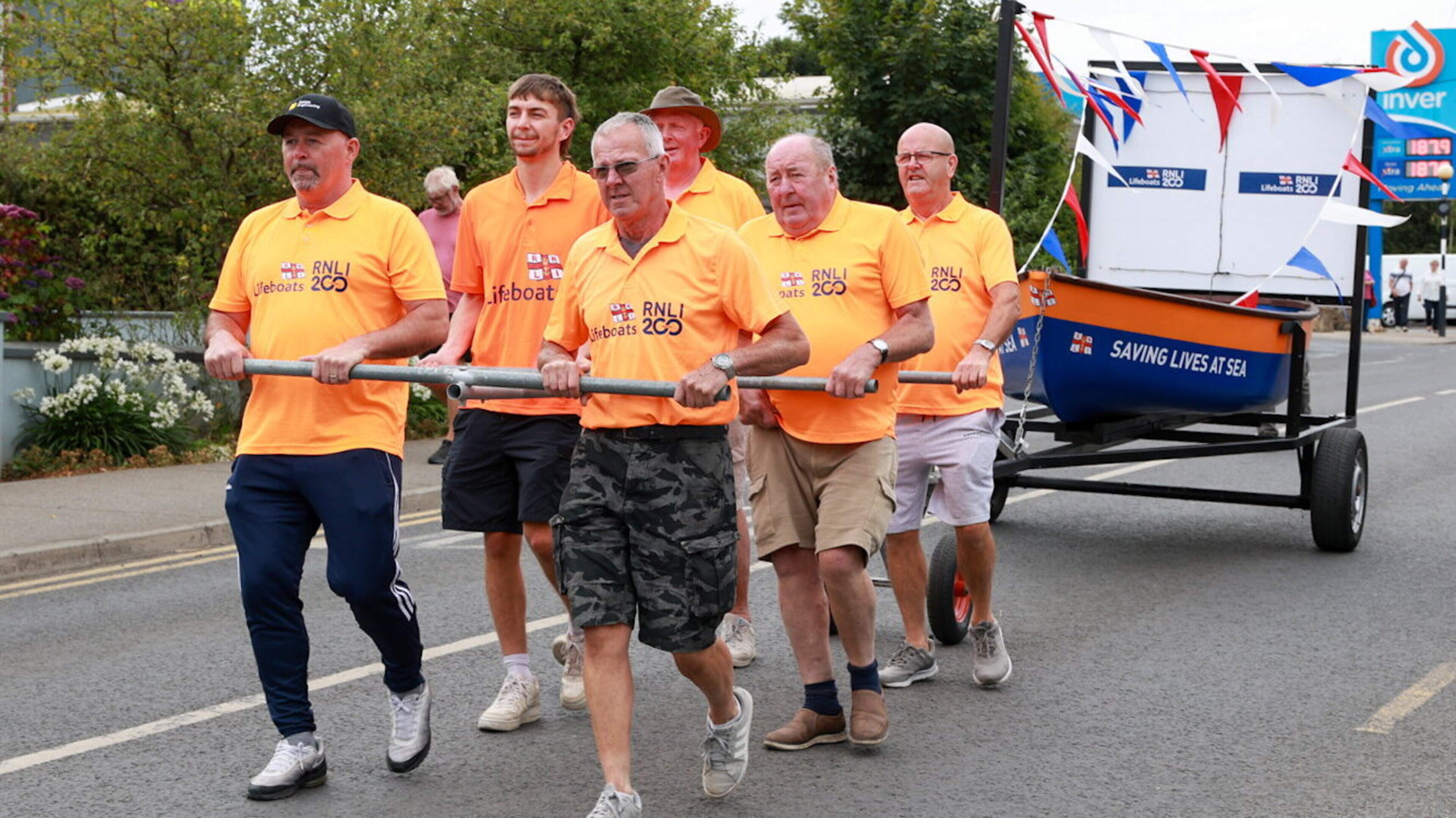 Annual boat pull in Wexford draws large crowds as community raises over €27,500 for RNLI