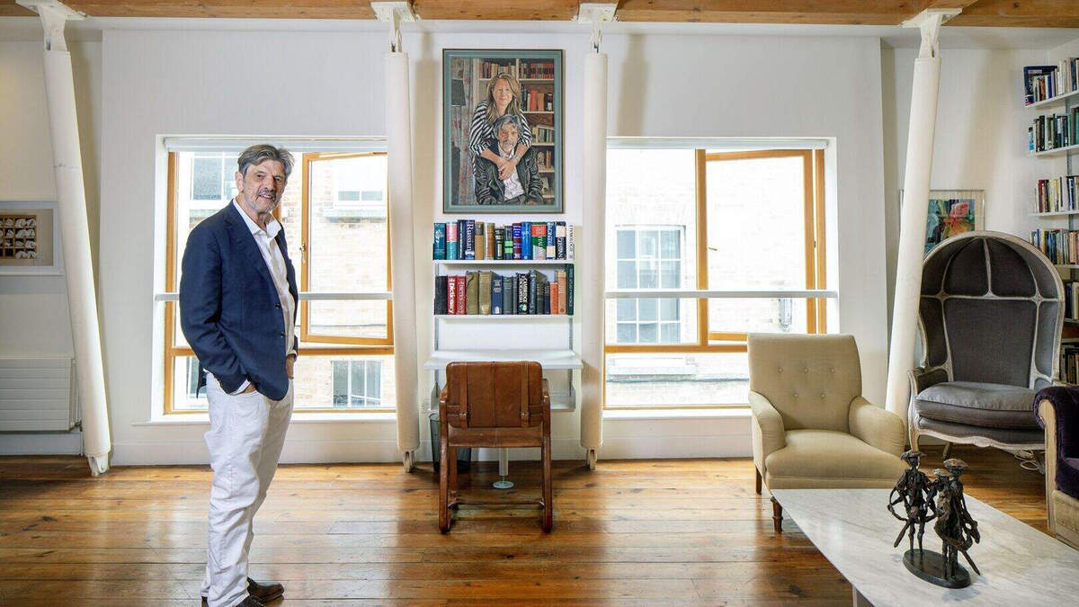With exposed steelwork and reclaimed wood floors, this elegant loft off Camden Street shows poetry in motion