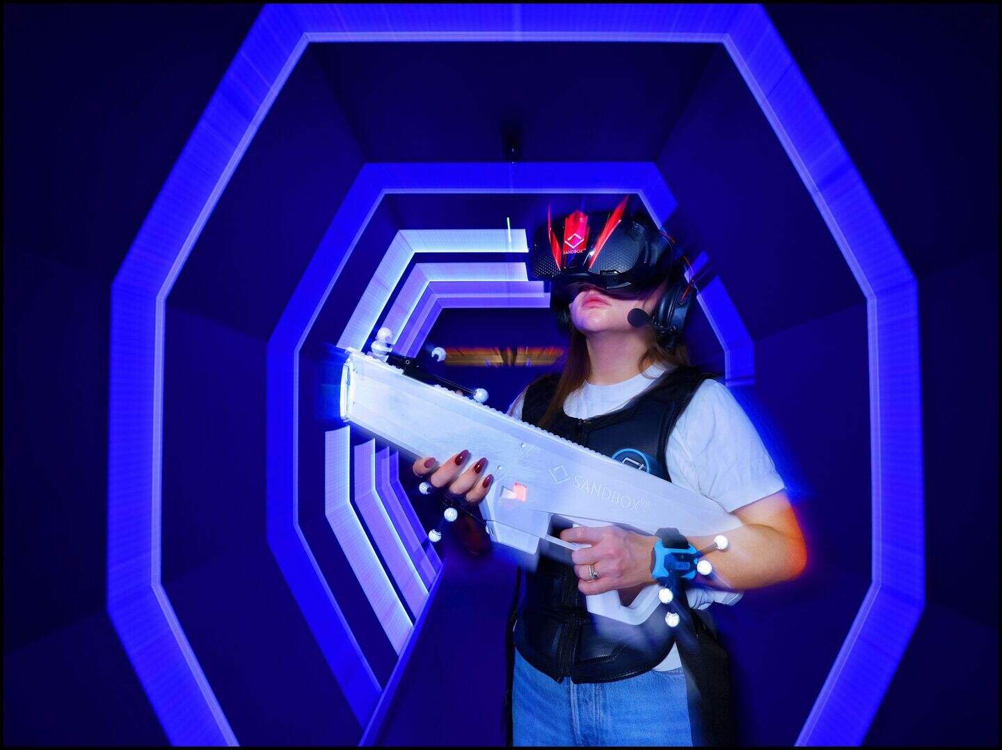 Chloë finds a hobby: Virtual reality gaming and a cocktail-making robot ...
