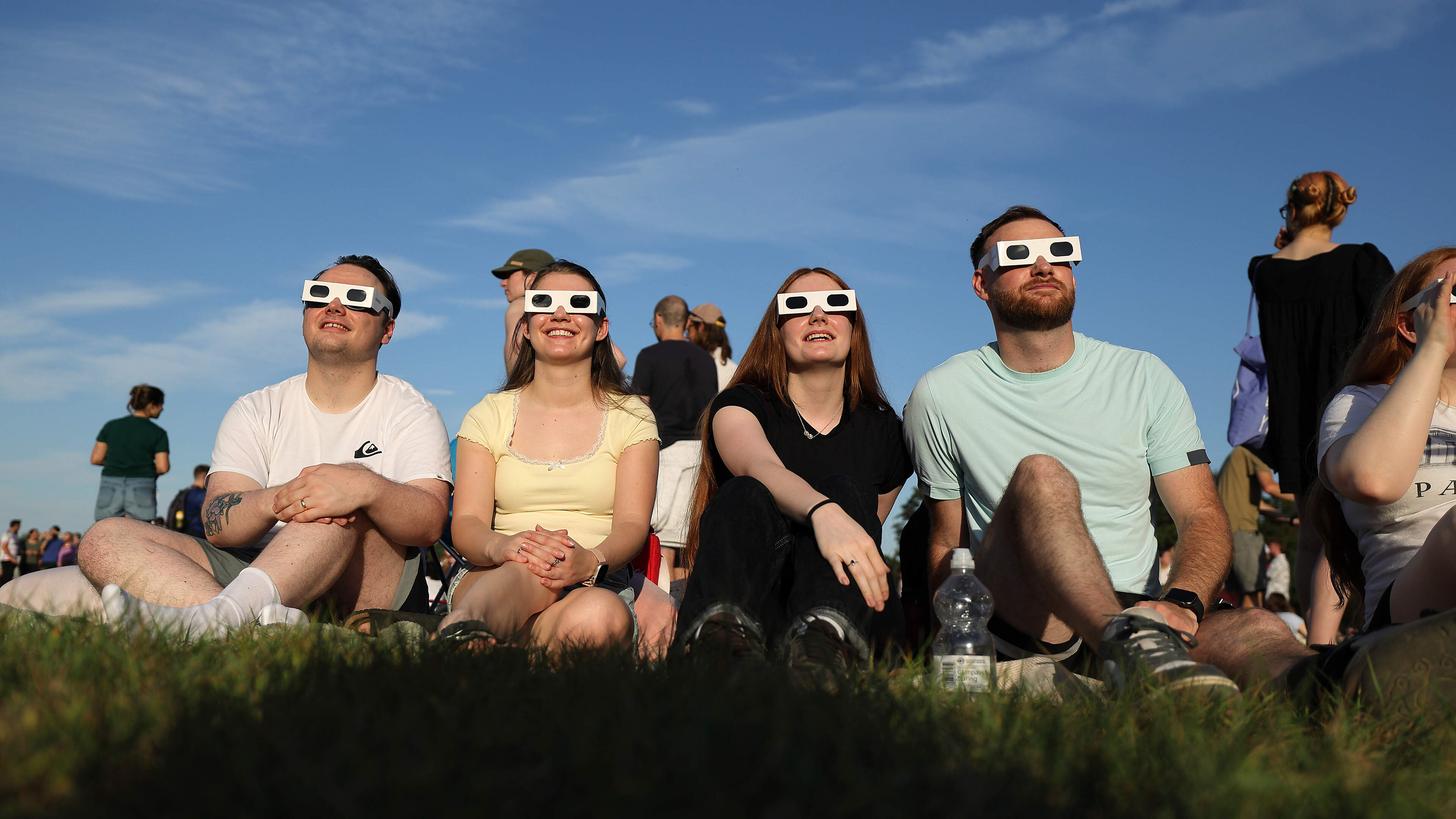 Hundreds turn out in Phoenix Park to view once-in-a-generation eclipse of the sun