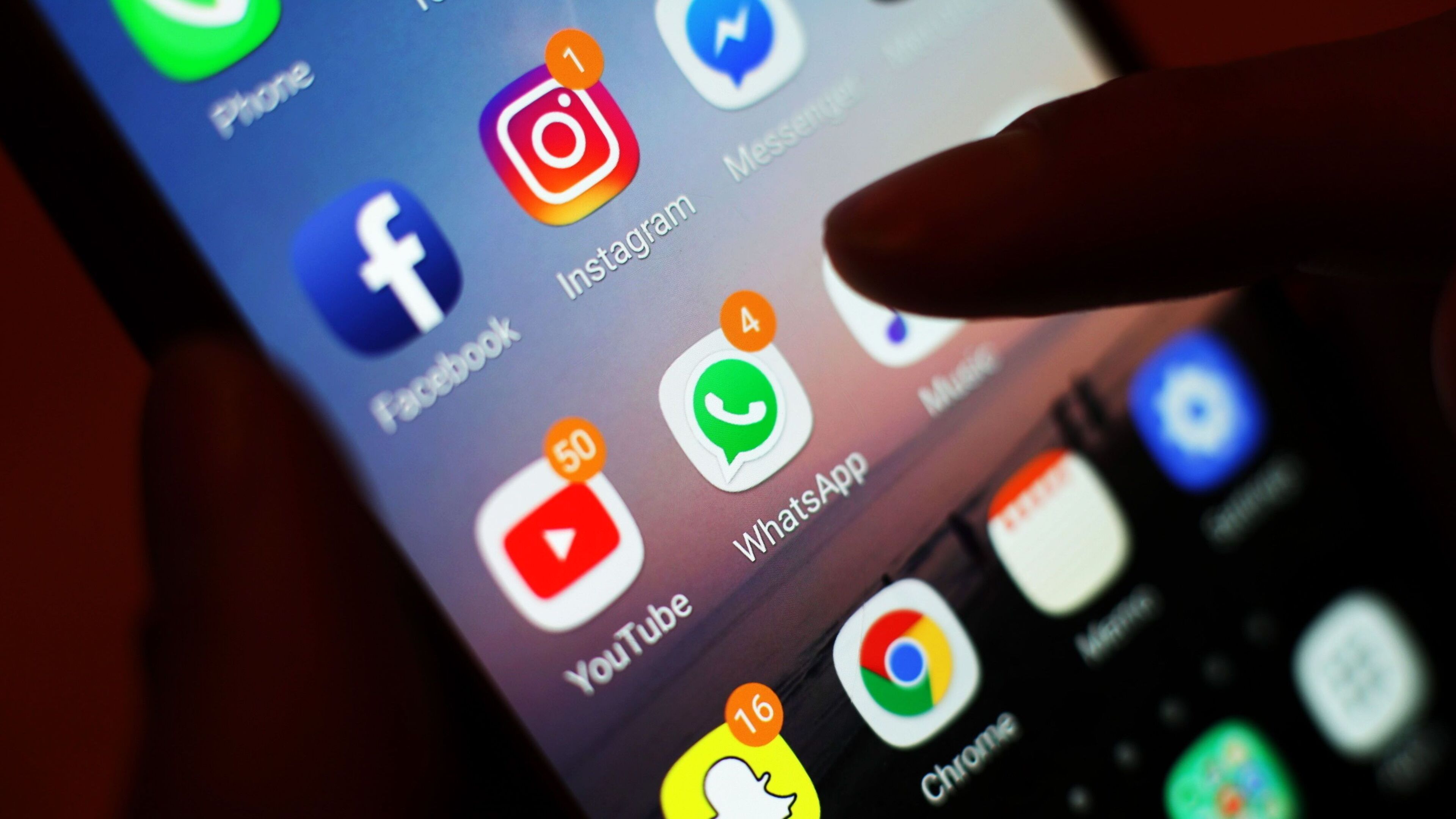 Irish regulator yet to enforce age verification rules as children’s rights groups cast doubt on social media bans for under-16s