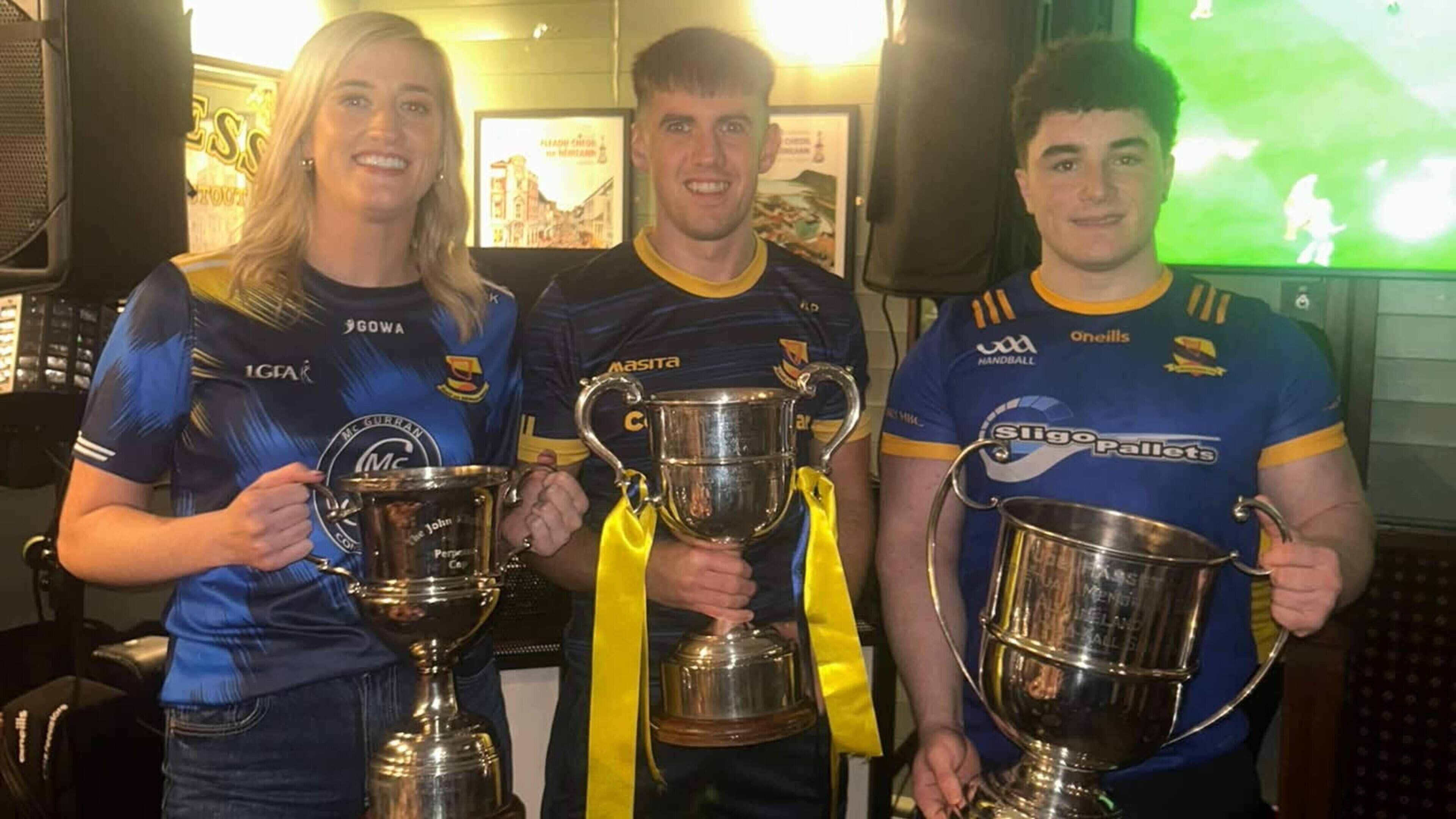 Owenmore Gaels join Travis Gibbons for homecoming celebrations after incredible weekend for club