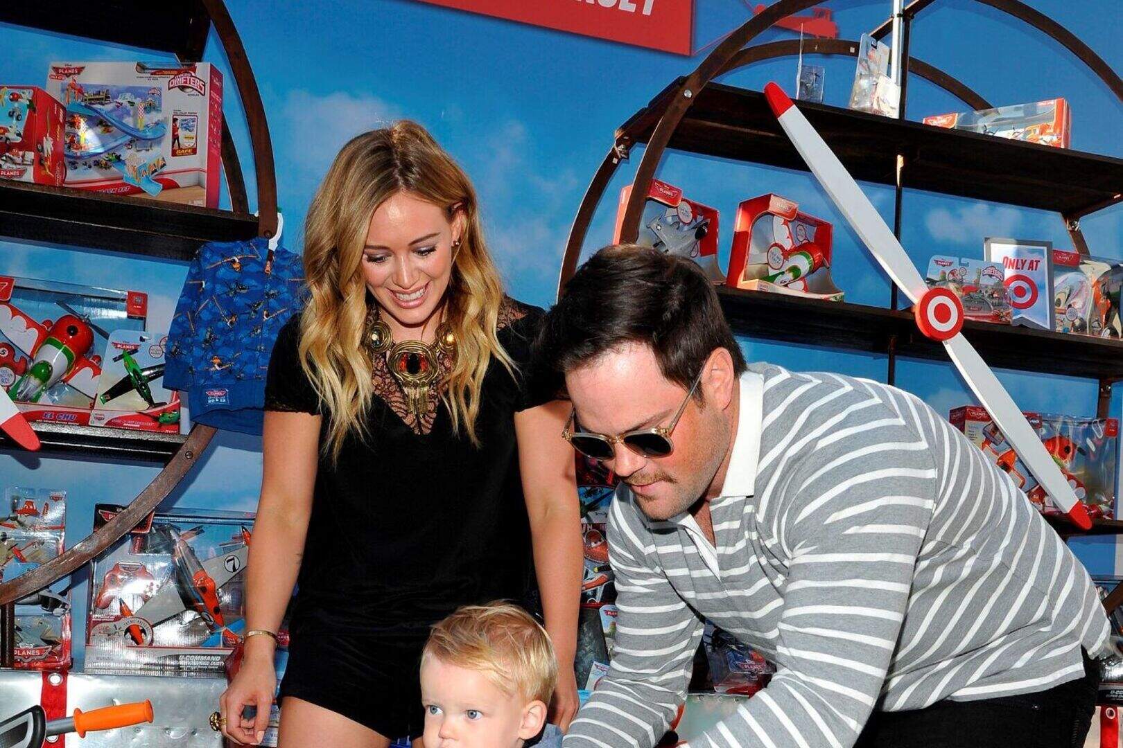 Hilary Duff ordered to pay $2.4m to multi-millionaire ex-husband Mike ...